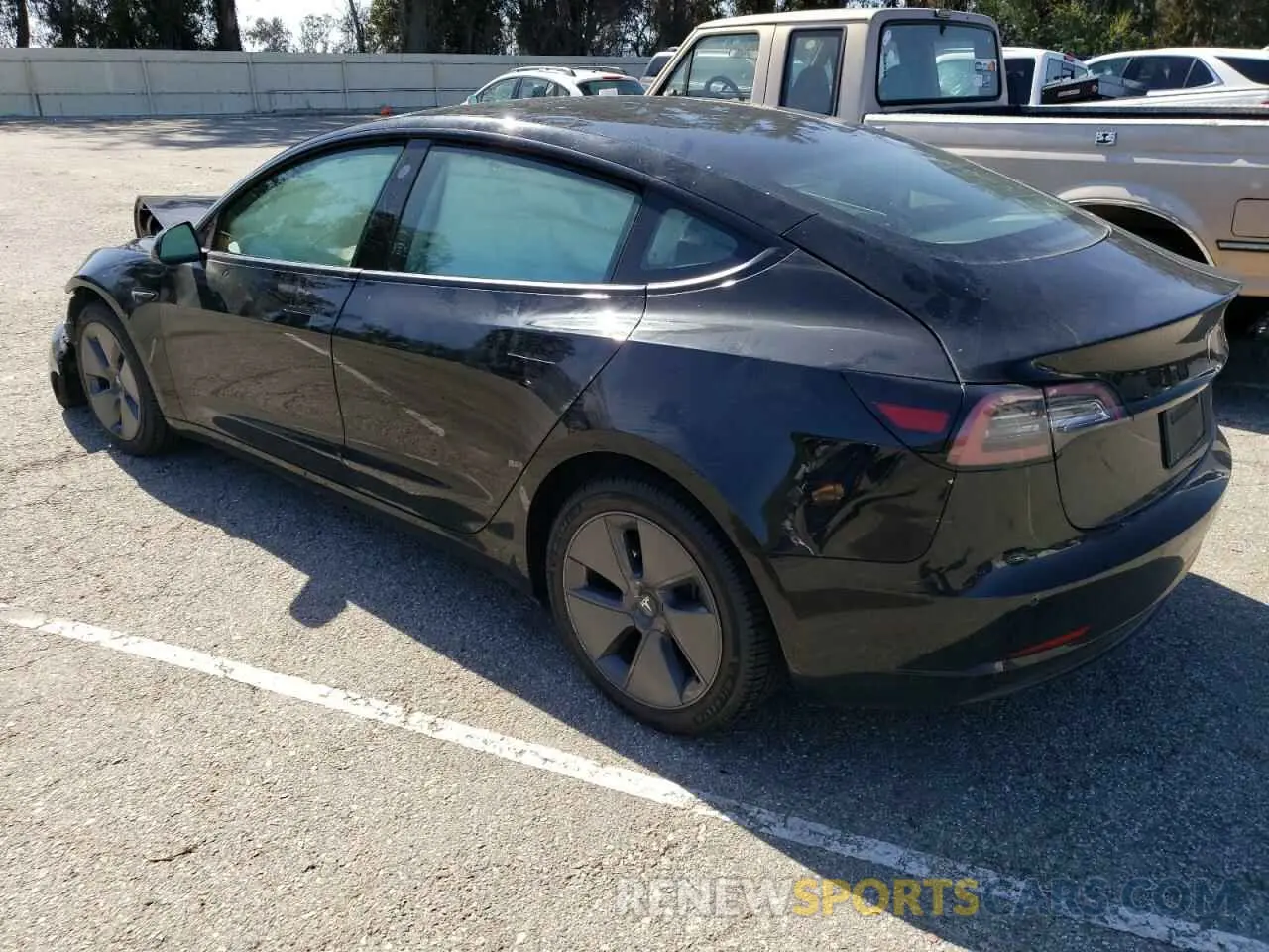 2 Photograph of a damaged car 5YJ3E1EB4MF995713 TESLA MODEL 3 2021