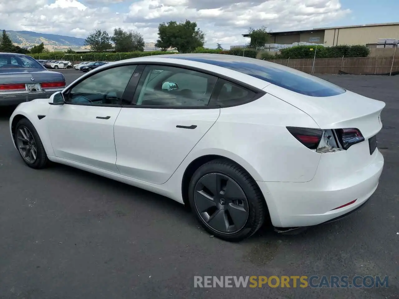 2 Photograph of a damaged car 5YJ3E1EB5MF004003 TESLA MODEL 3 2021