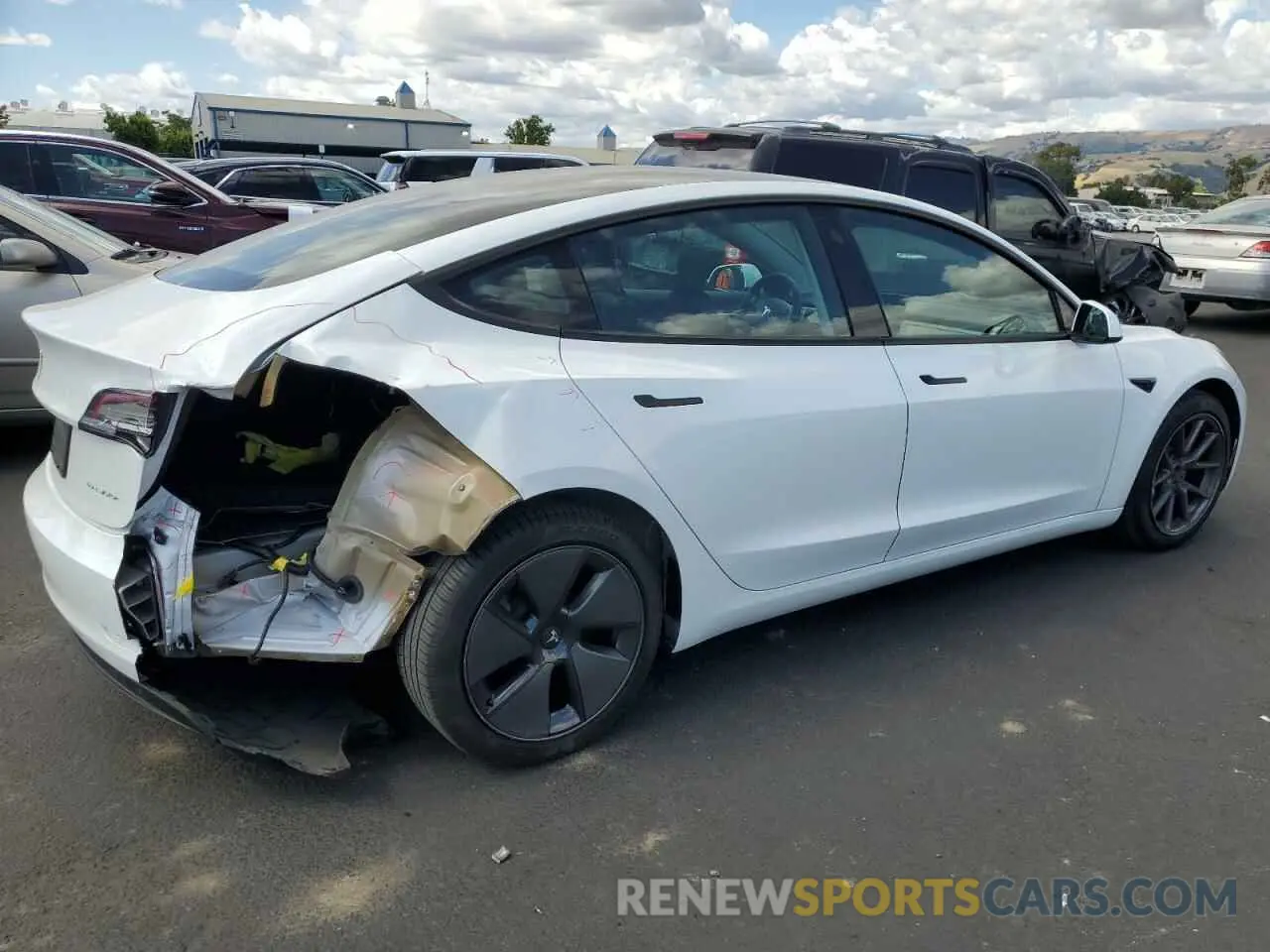 3 Photograph of a damaged car 5YJ3E1EB5MF004003 TESLA MODEL 3 2021