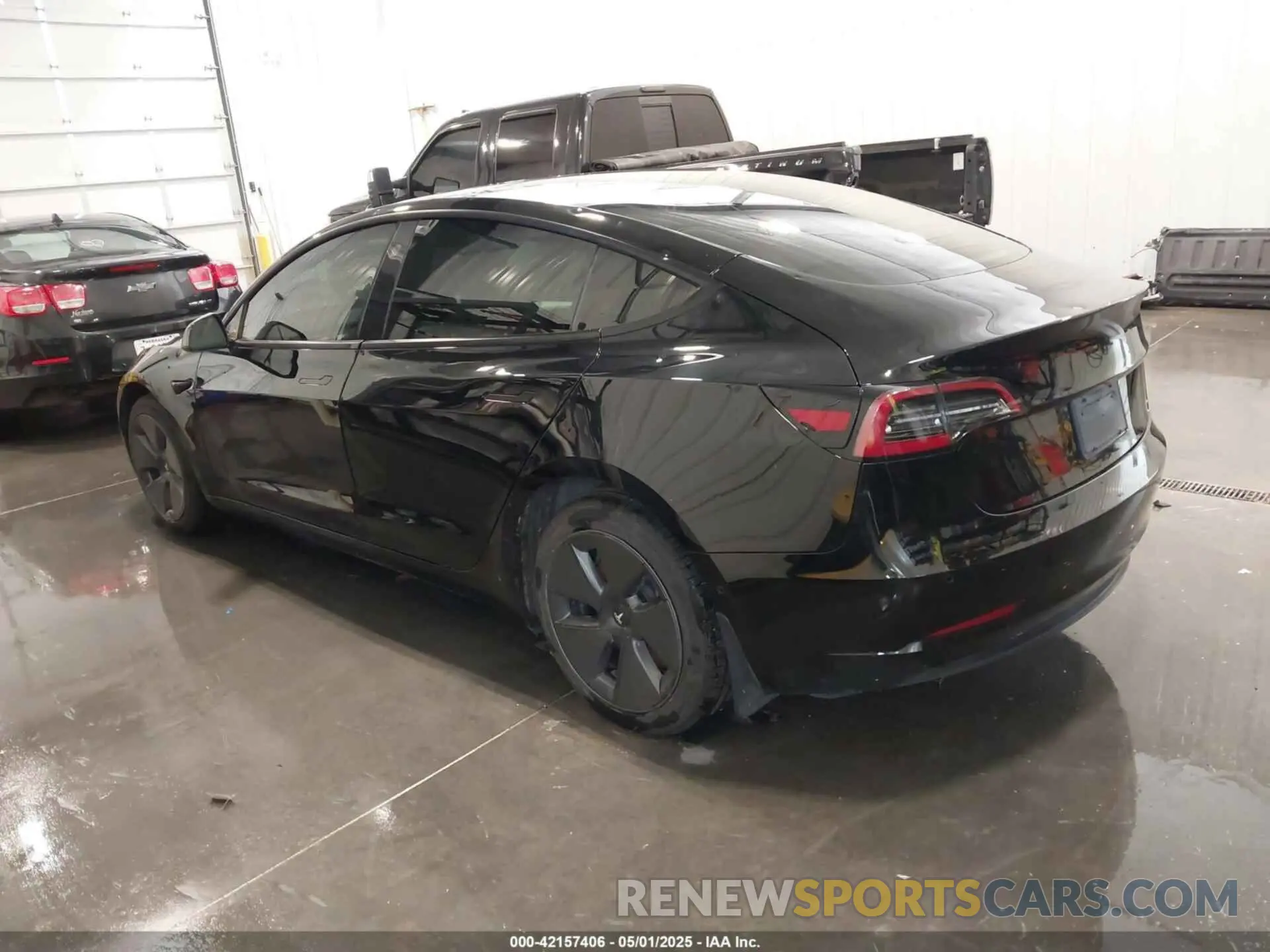 3 Photograph of a damaged car 5YJ3E1EB5MF019973 TESLA MODEL 3 2021