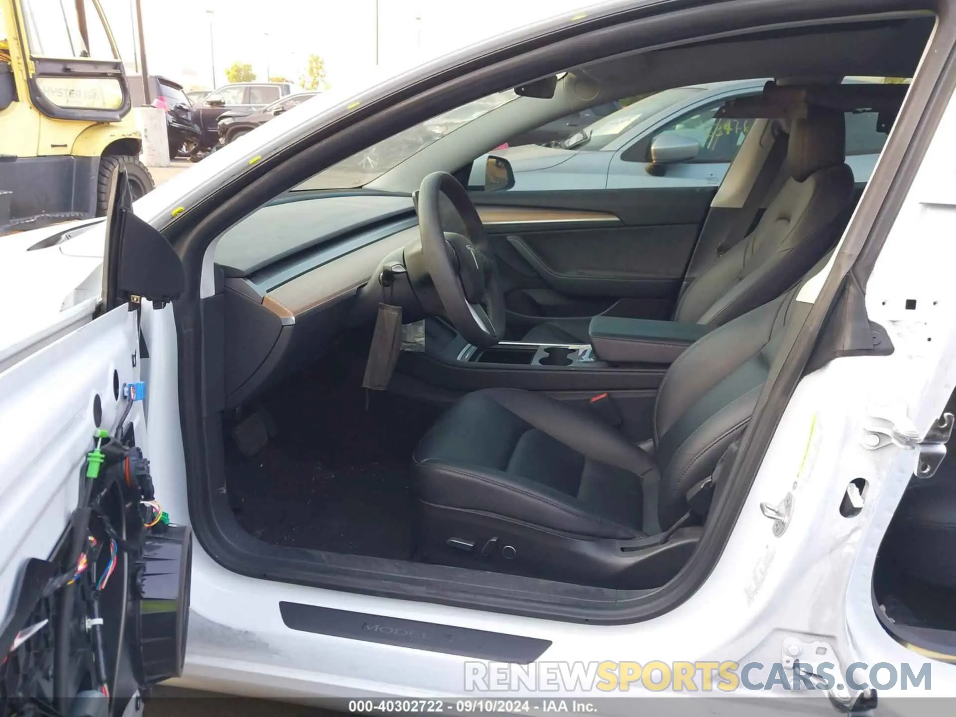 5 Photograph of a damaged car 5YJ3E1EB5MF072222 TESLA MODEL 3 2021