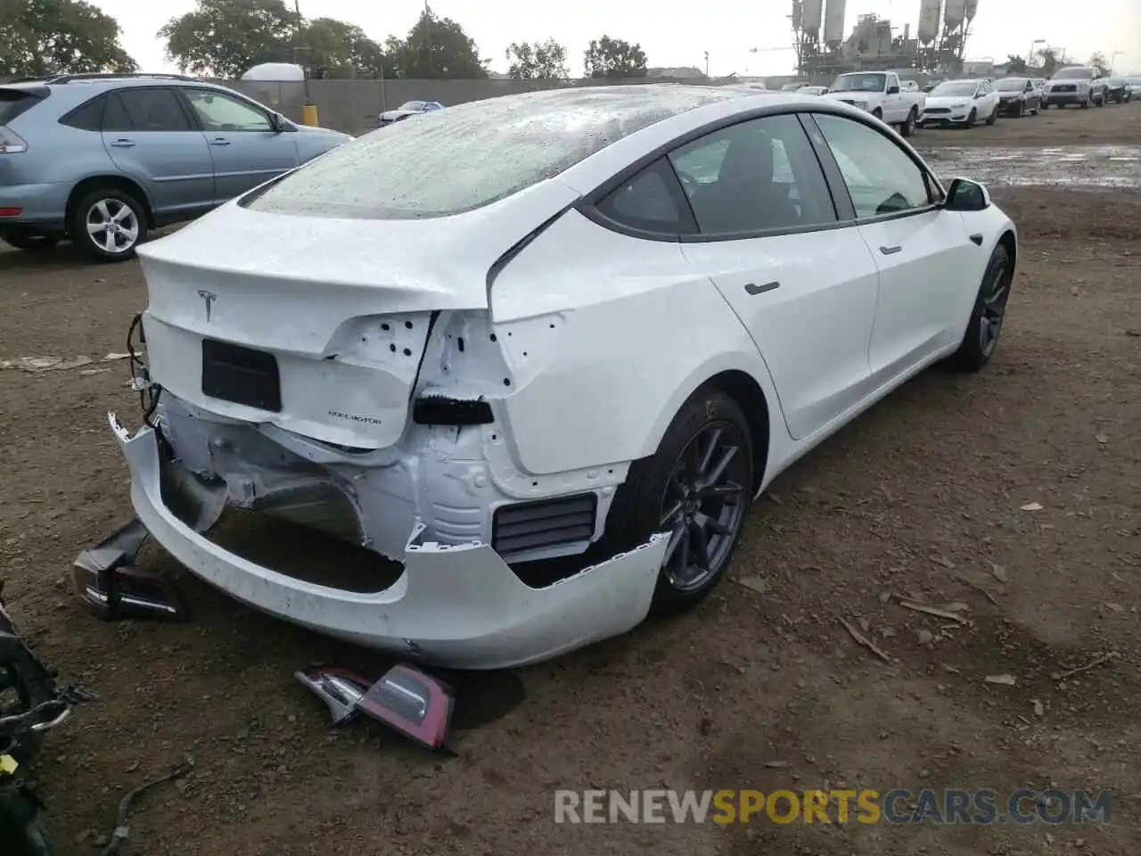 4 Photograph of a damaged car 5YJ3E1EB5MF085858 TESLA MODEL 3 2021