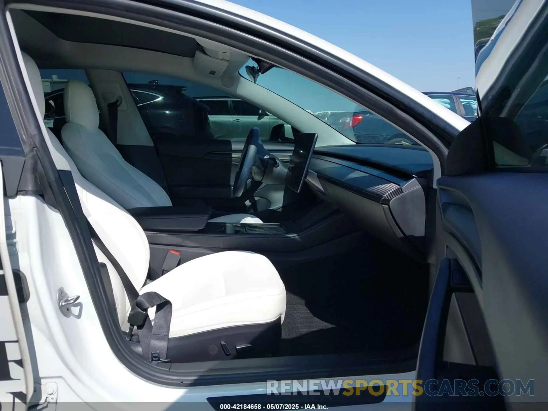 5 Photograph of a damaged car 5YJ3E1EB5MF091434 TESLA MODEL 3 2021