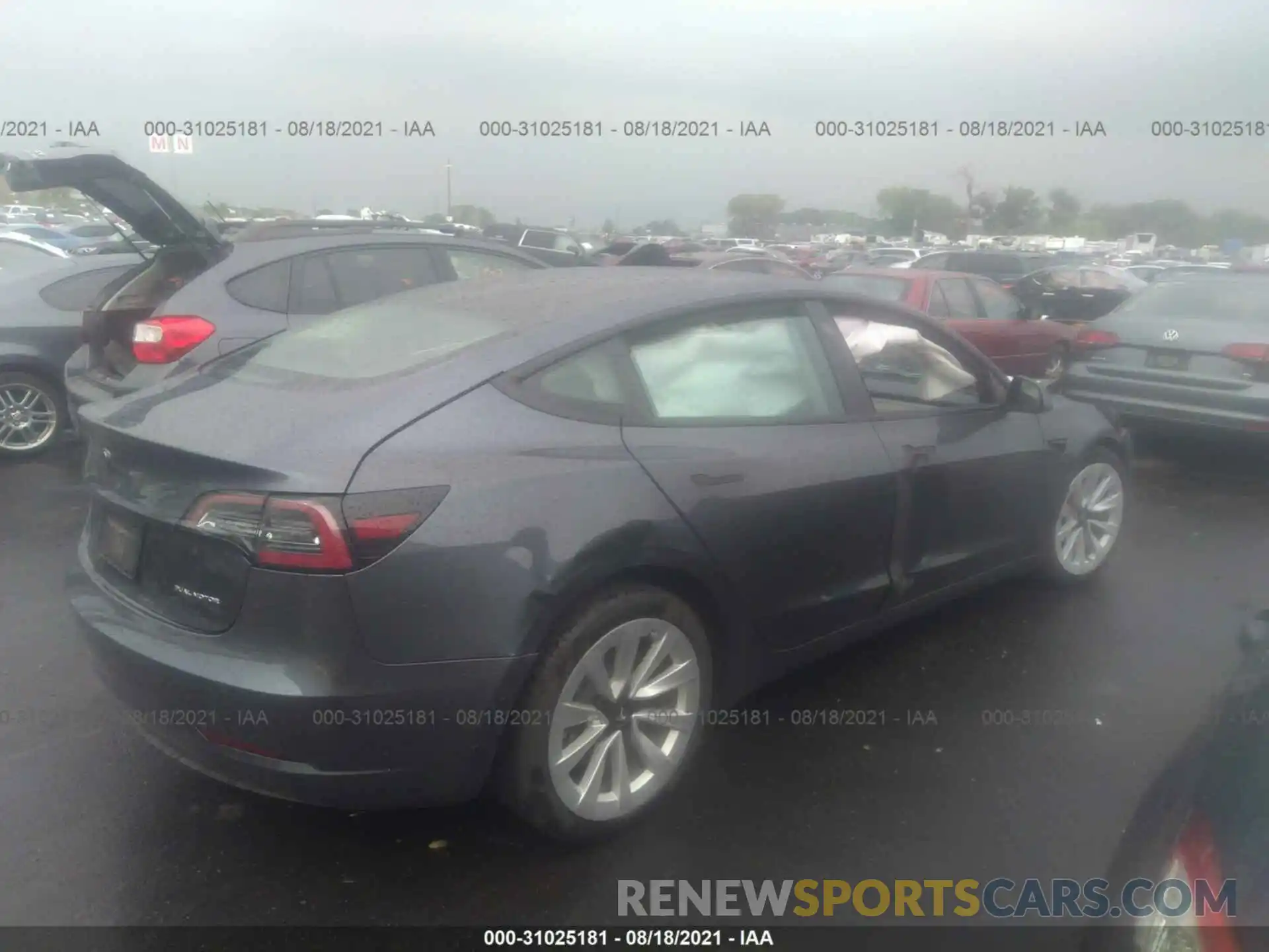 4 Photograph of a damaged car 5YJ3E1EB5MF862975 TESLA MODEL 3 2021