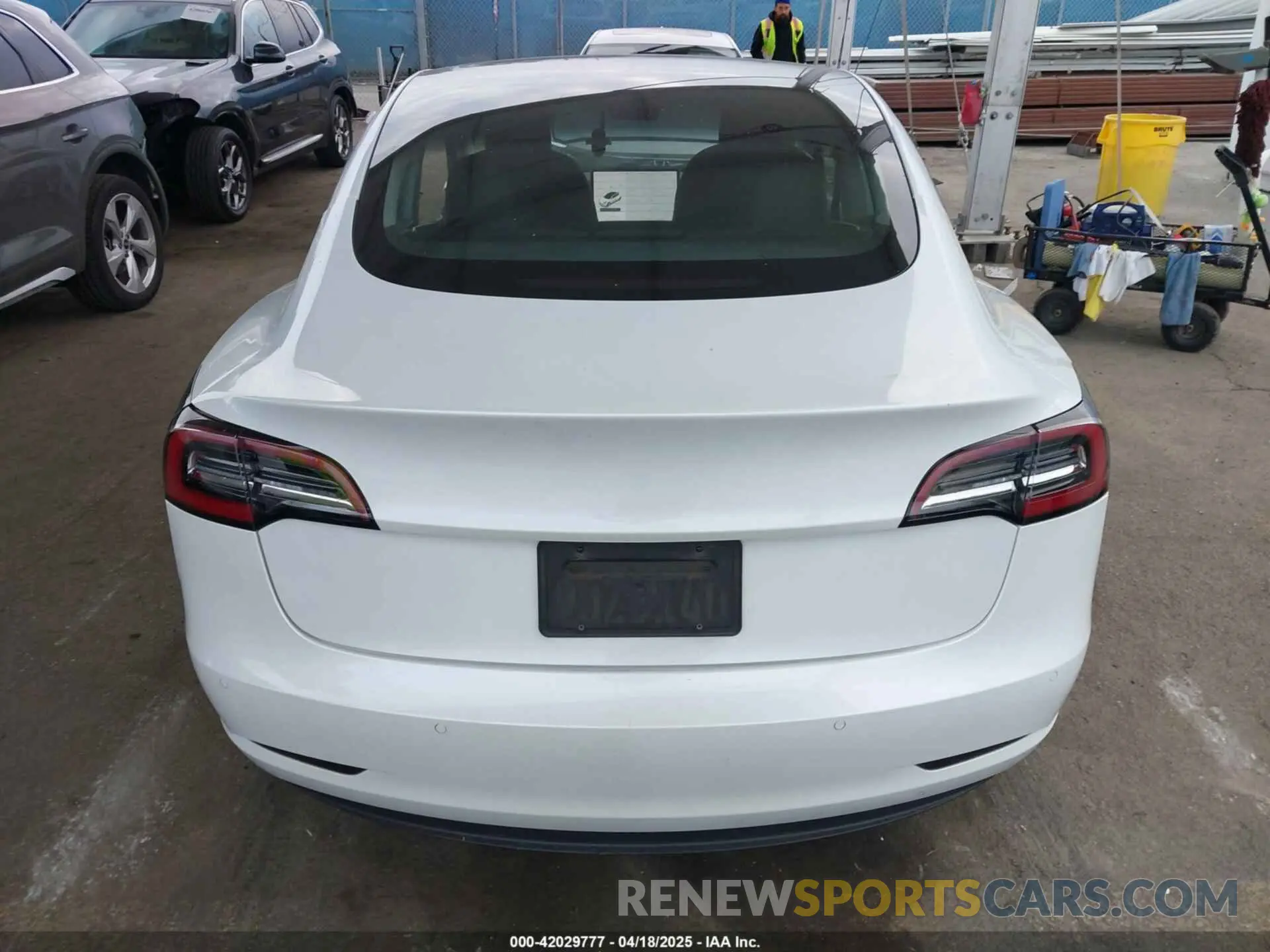 16 Photograph of a damaged car 5YJ3E1EB5MF872874 TESLA MODEL 3 2021
