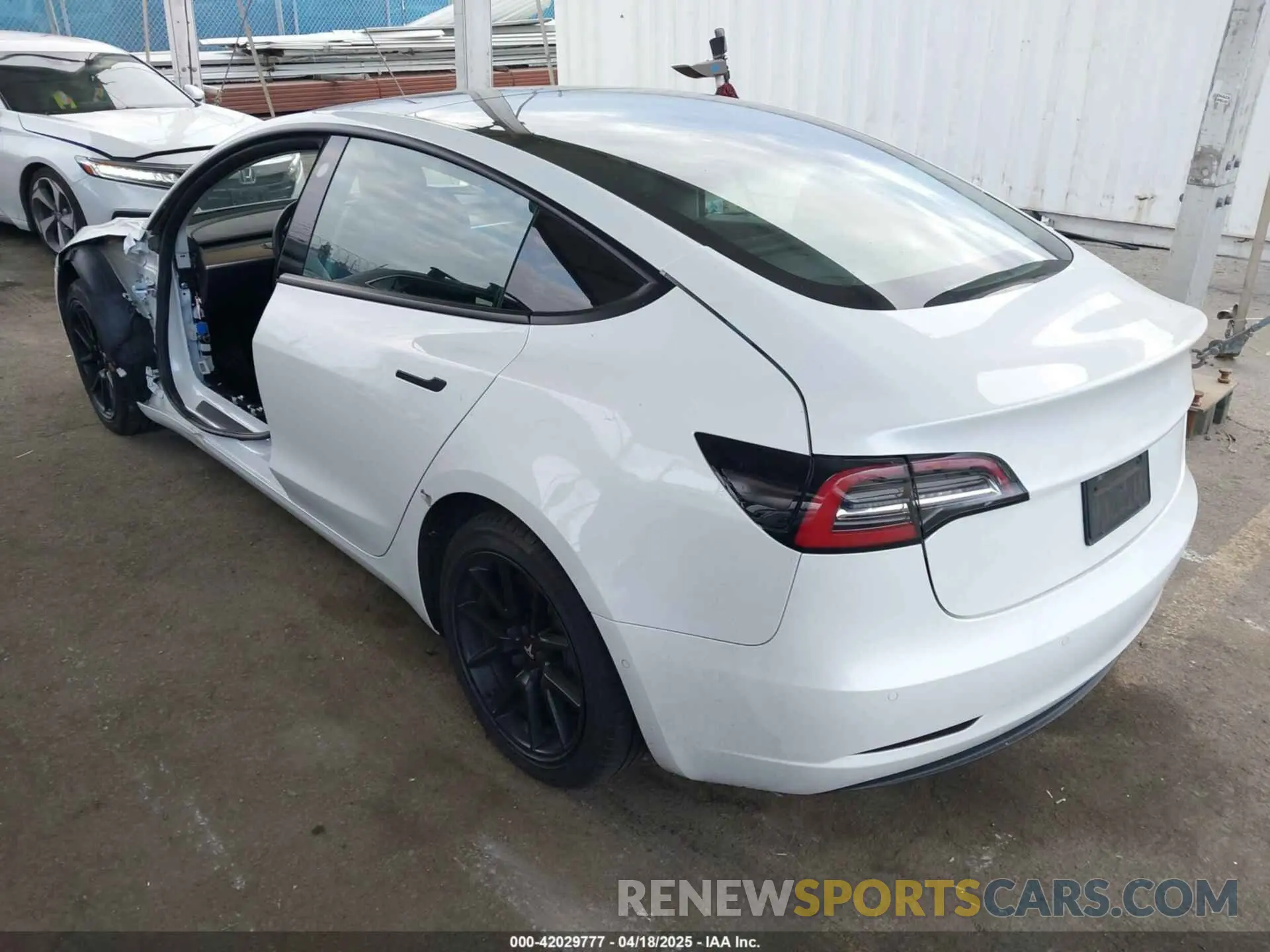 3 Photograph of a damaged car 5YJ3E1EB5MF872874 TESLA MODEL 3 2021