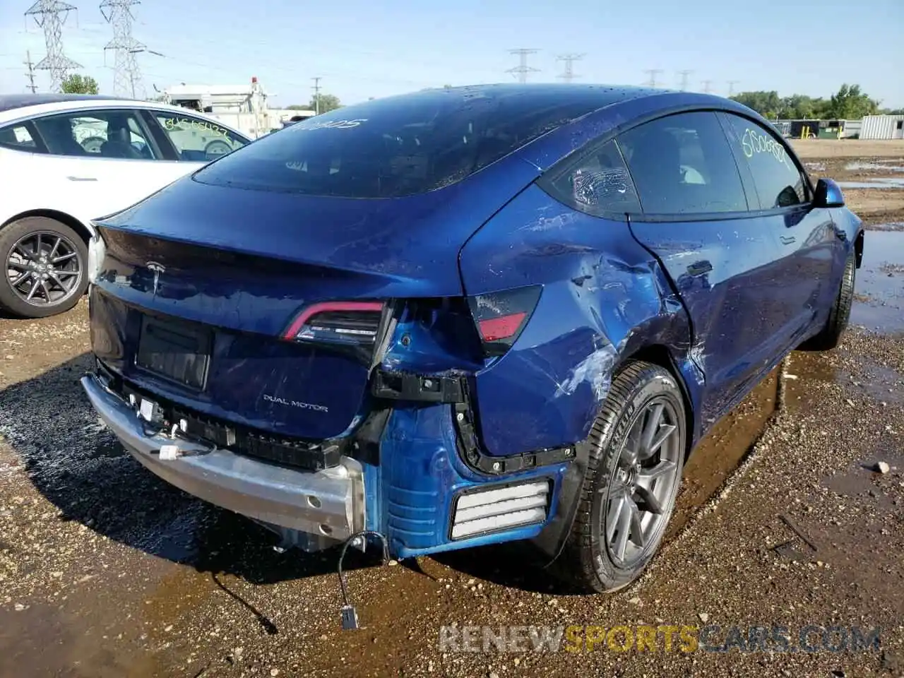 4 Photograph of a damaged car 5YJ3E1EB5MF903007 TESLA MODEL 3 2021