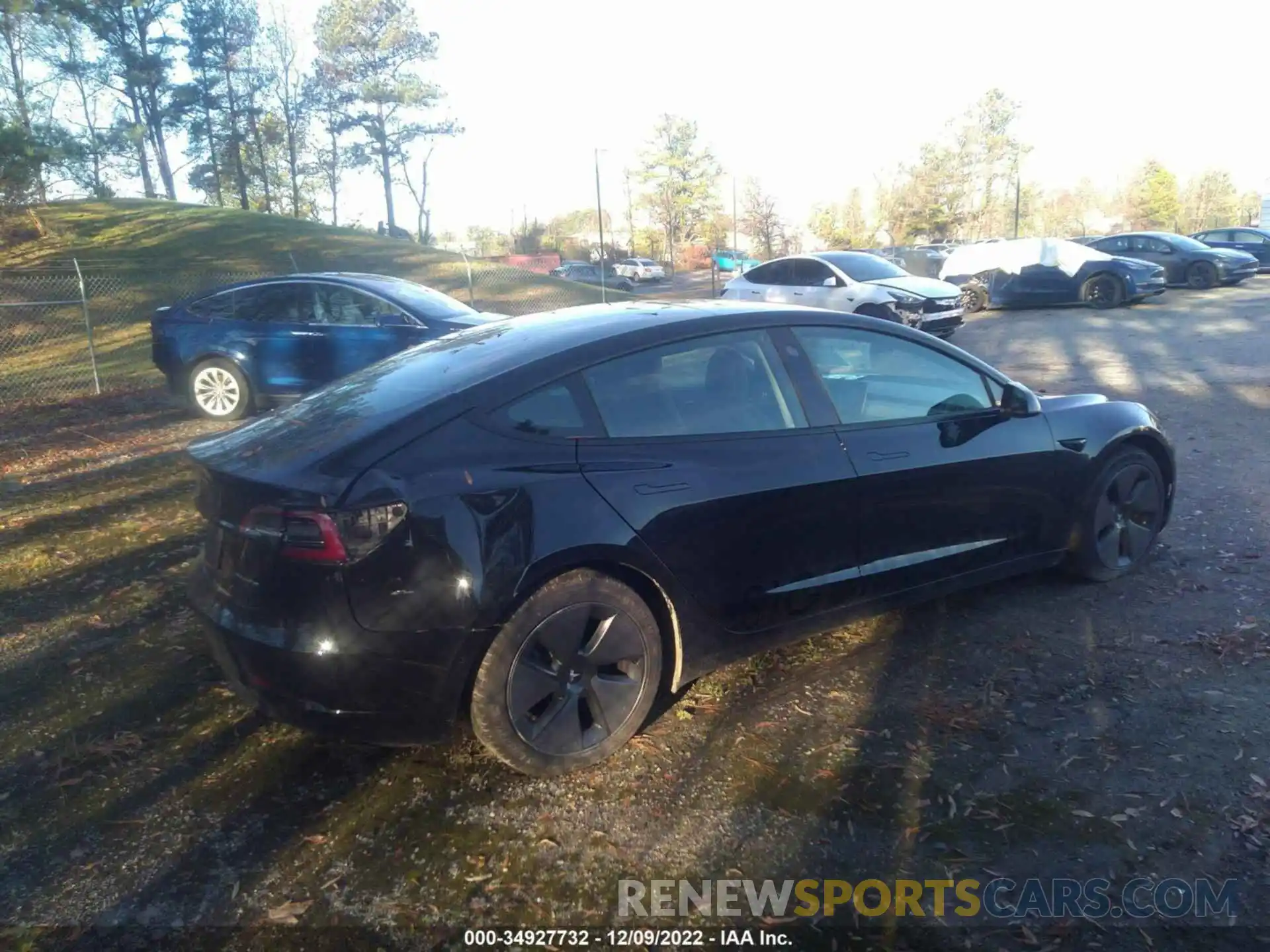 4 Photograph of a damaged car 5YJ3E1EB5MF960761 TESLA MODEL 3 2021