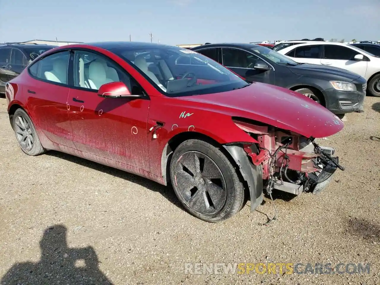 4 Photograph of a damaged car 5YJ3E1EB5MF975700 TESLA MODEL 3 2021