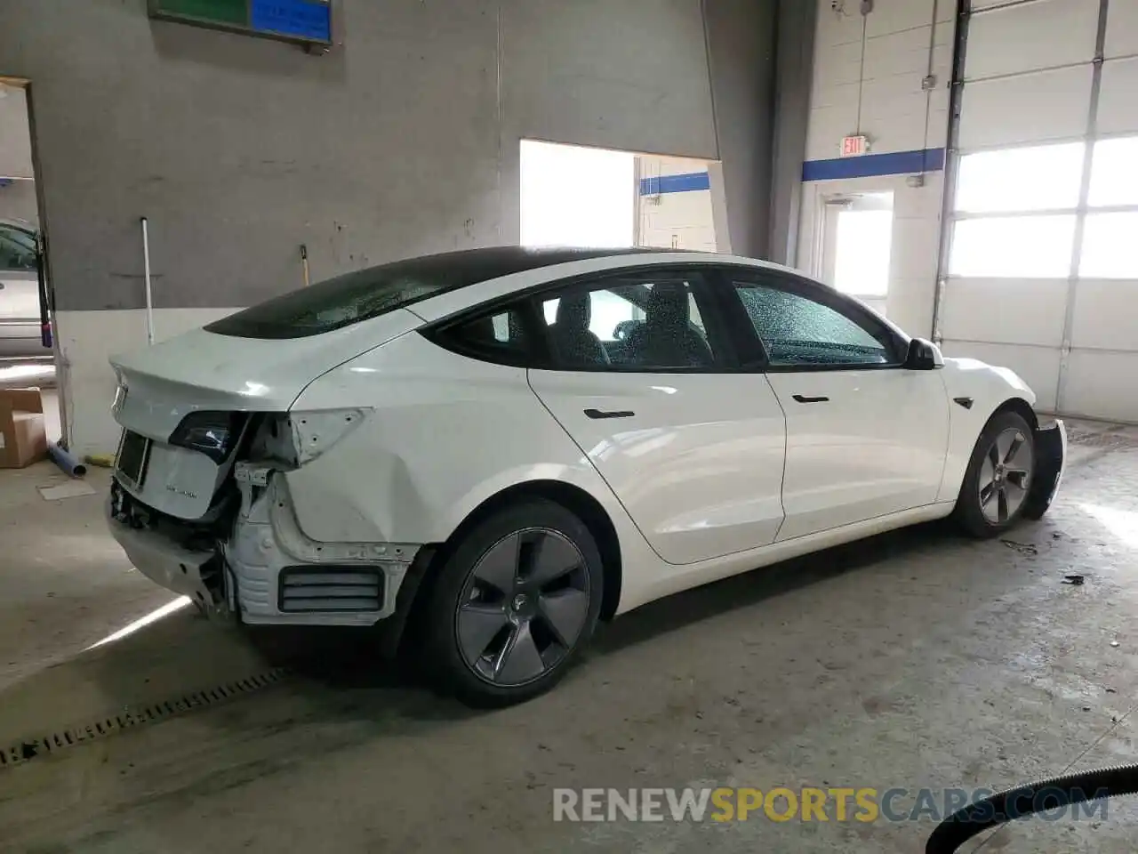 3 Photograph of a damaged car 5YJ3E1EB5MF980055 TESLA MODEL 3 2021