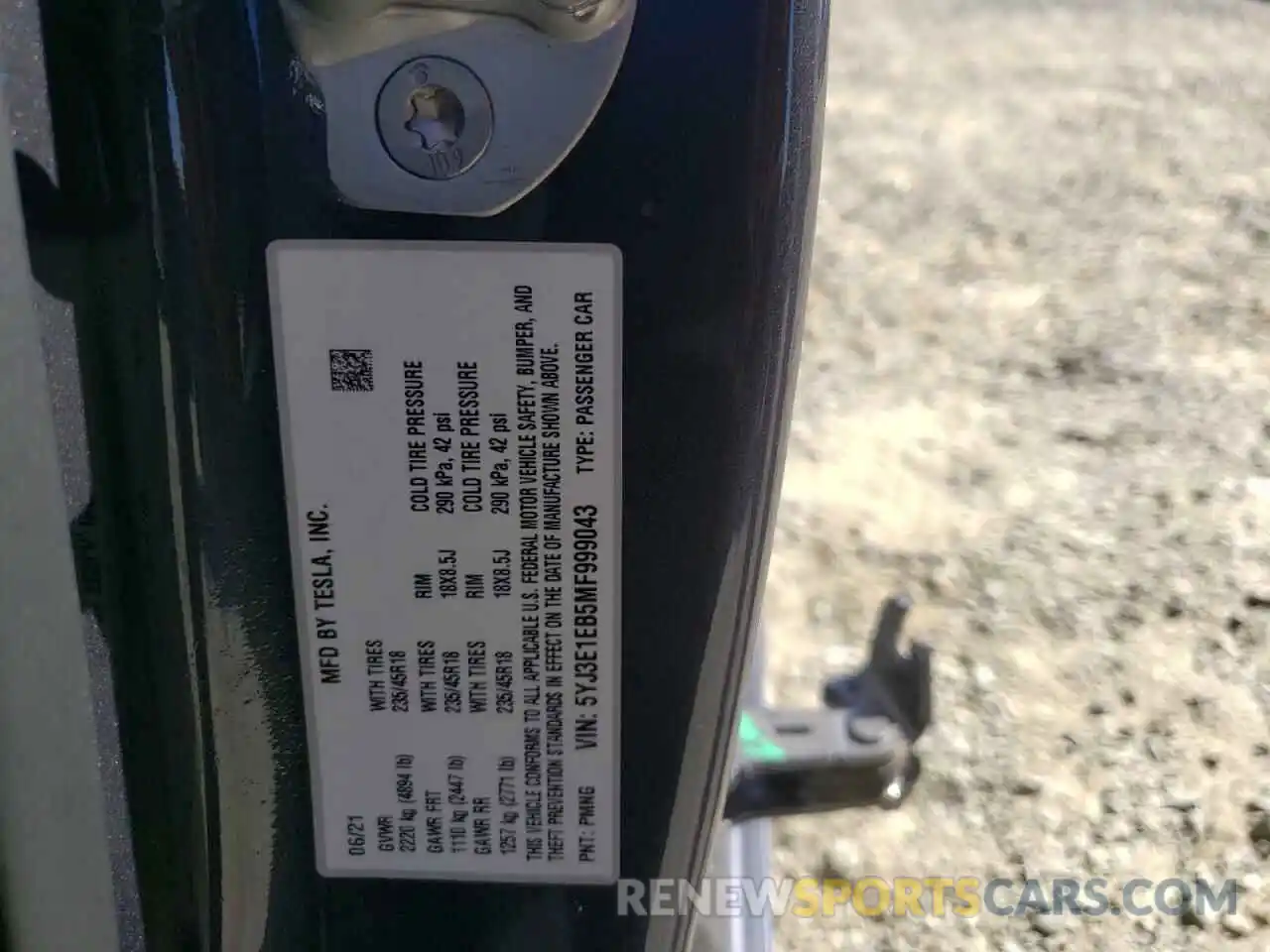 10 Photograph of a damaged car 5YJ3E1EB5MF999043 TESLA MODEL 3 2021