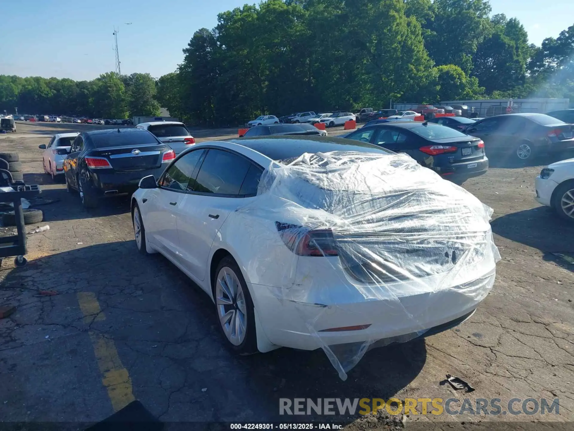 3 Photograph of a damaged car 5YJ3E1EB6MF053498 TESLA MODEL 3 2021