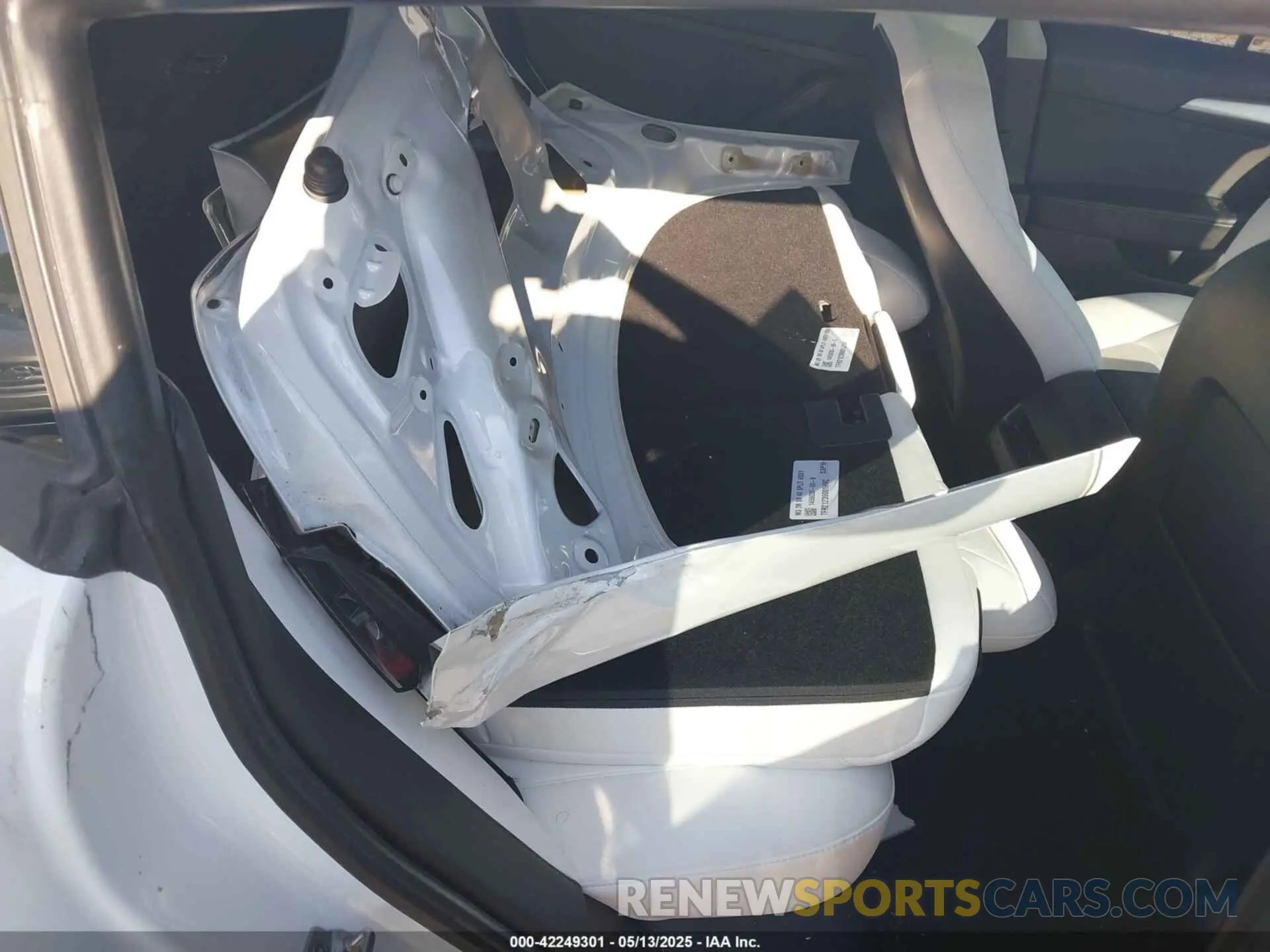 8 Photograph of a damaged car 5YJ3E1EB6MF053498 TESLA MODEL 3 2021