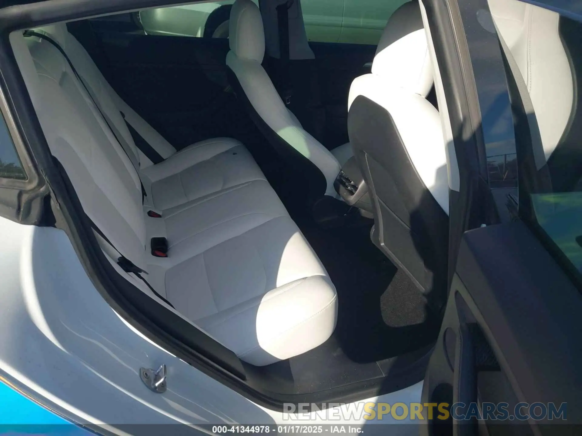 8 Photograph of a damaged car 5YJ3E1EB6MF053940 TESLA MODEL 3 2021