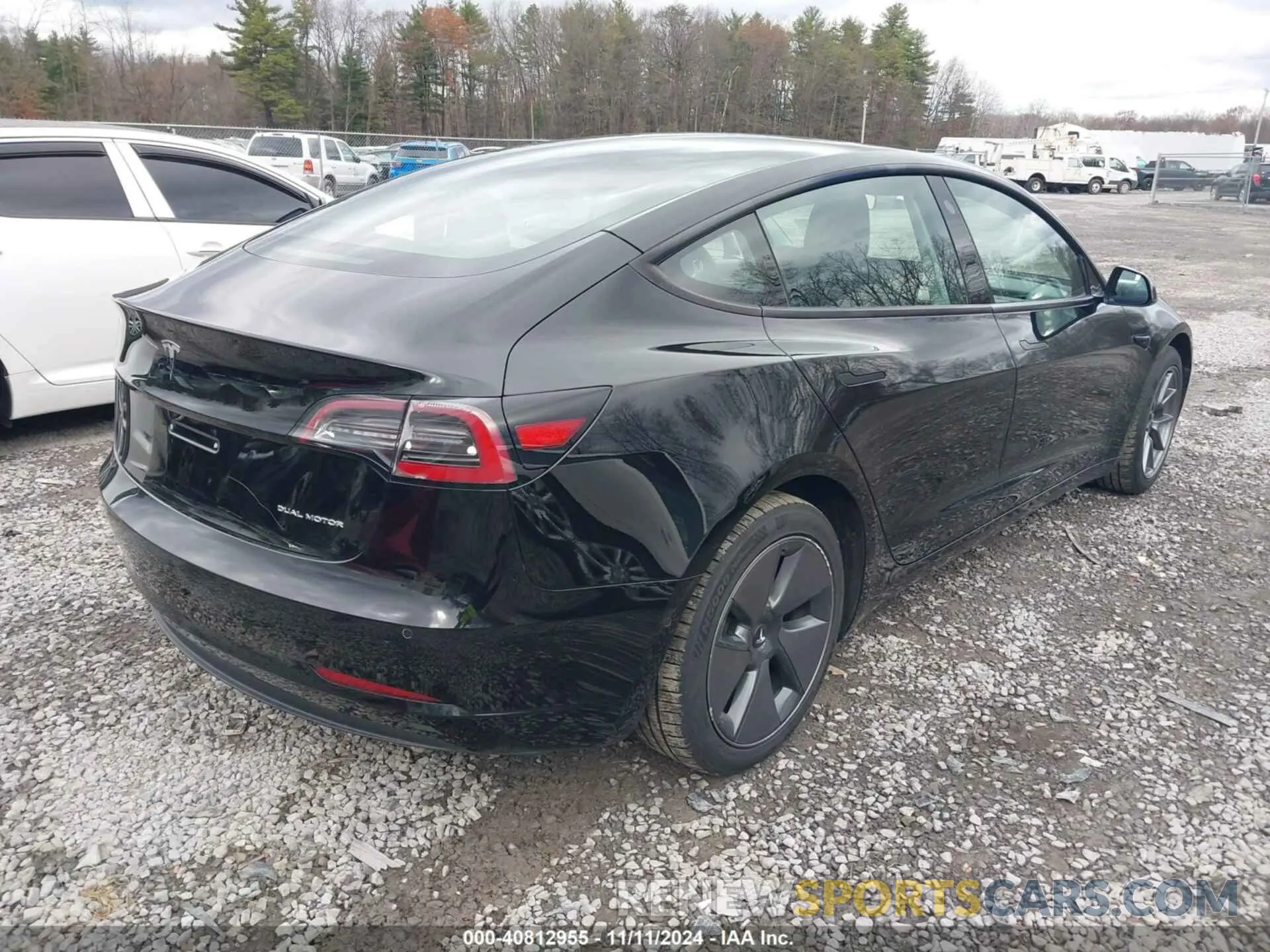 4 Photograph of a damaged car 5YJ3E1EB6MF055901 TESLA MODEL 3 2021