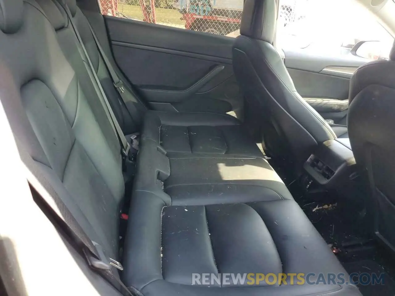 10 Photograph of a damaged car 5YJ3E1EB6MF074402 TESLA MODEL 3 2021