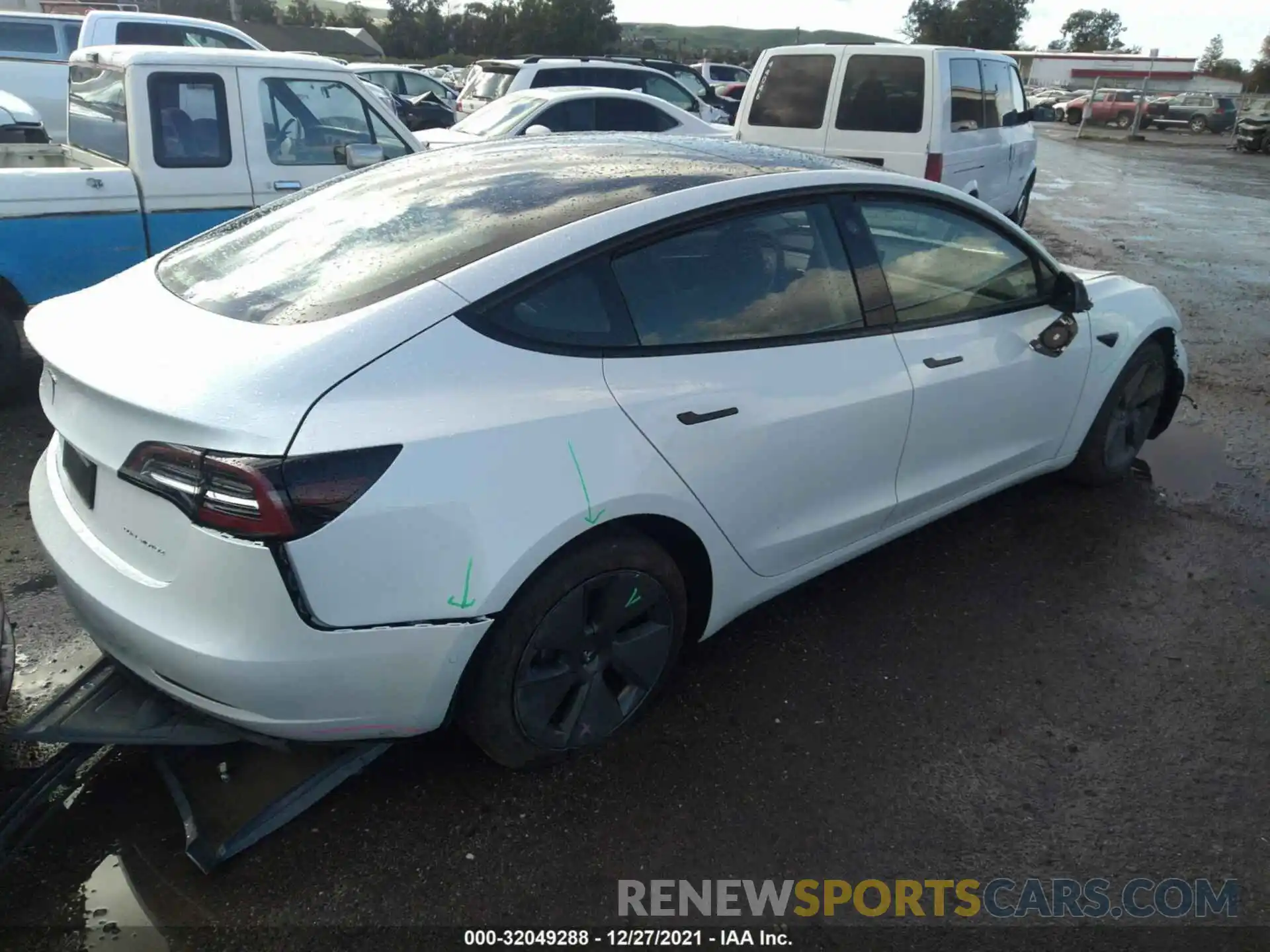 4 Photograph of a damaged car 5YJ3E1EB6MF075906 TESLA MODEL 3 2021