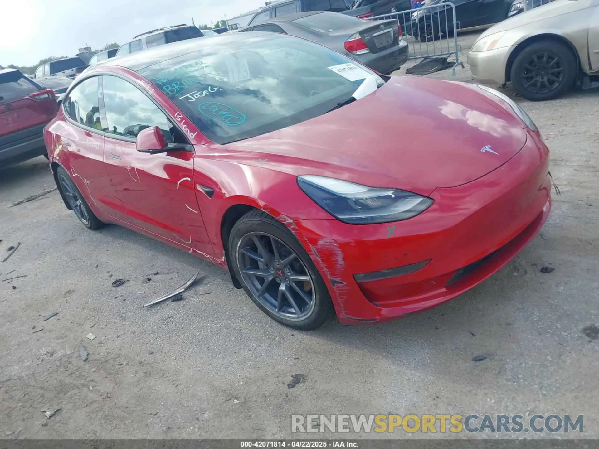 1 Photograph of a damaged car 5YJ3E1EB6MF085836 TESLA MODEL 3 2021