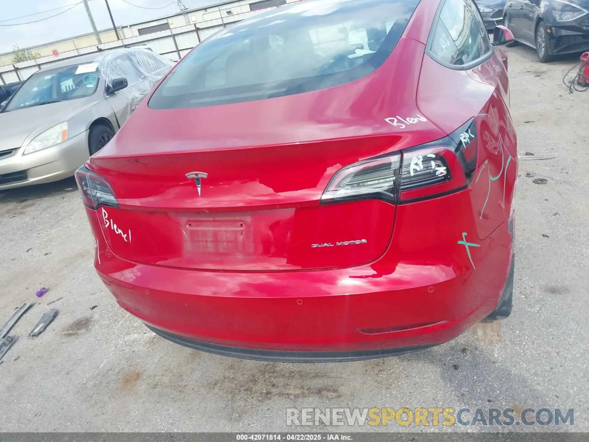 15 Photograph of a damaged car 5YJ3E1EB6MF085836 TESLA MODEL 3 2021