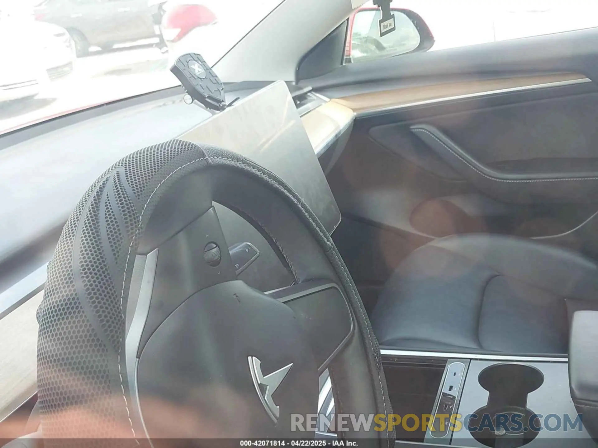 17 Photograph of a damaged car 5YJ3E1EB6MF085836 TESLA MODEL 3 2021
