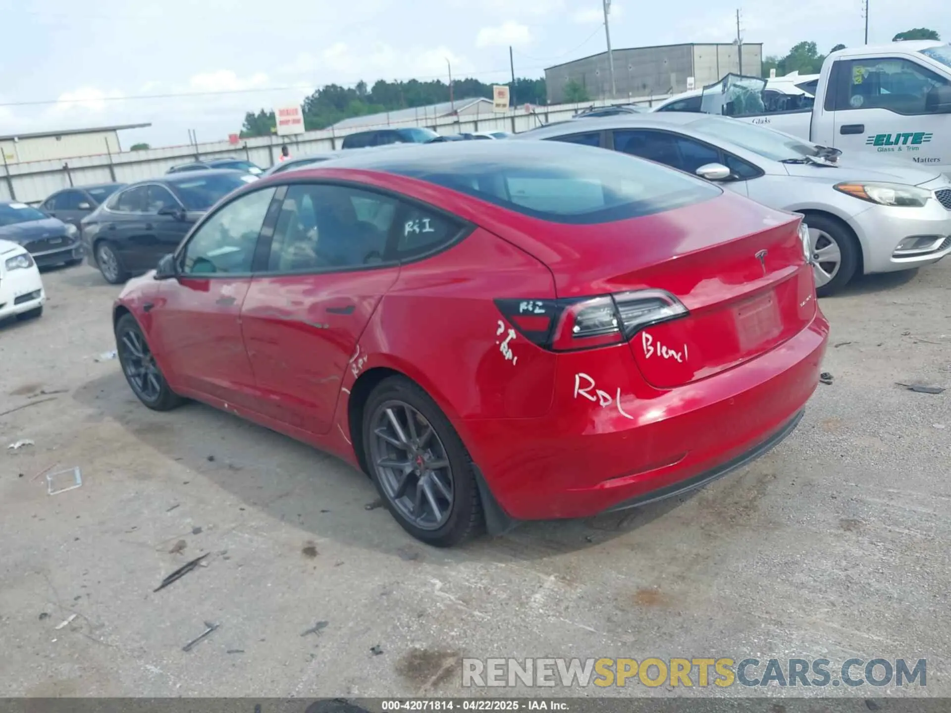 3 Photograph of a damaged car 5YJ3E1EB6MF085836 TESLA MODEL 3 2021