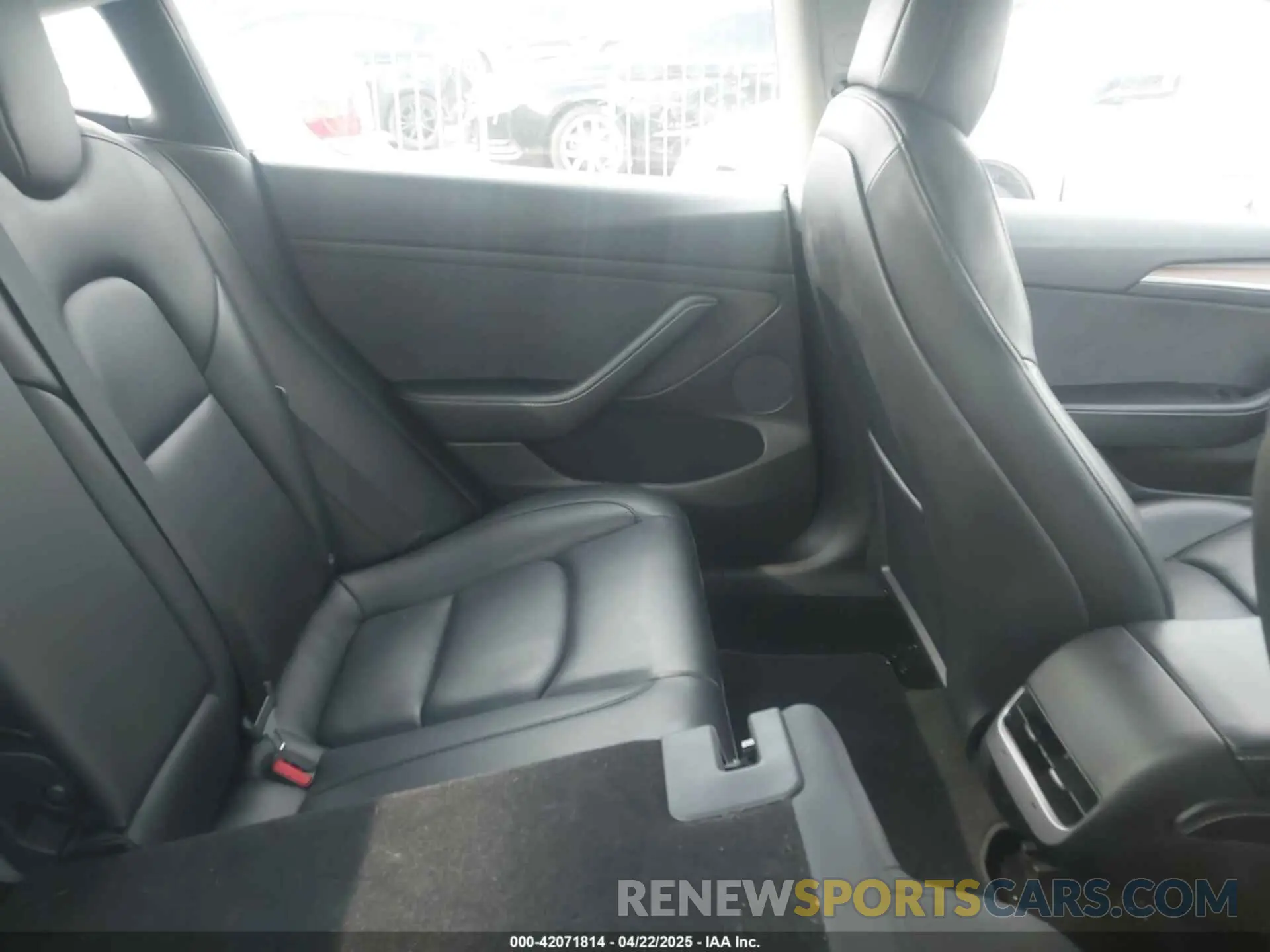 8 Photograph of a damaged car 5YJ3E1EB6MF085836 TESLA MODEL 3 2021