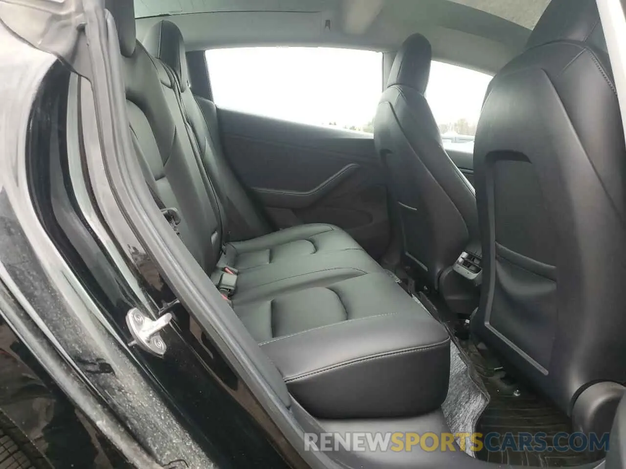 11 Photograph of a damaged car 5YJ3E1EB6MF853086 TESLA MODEL 3 2021