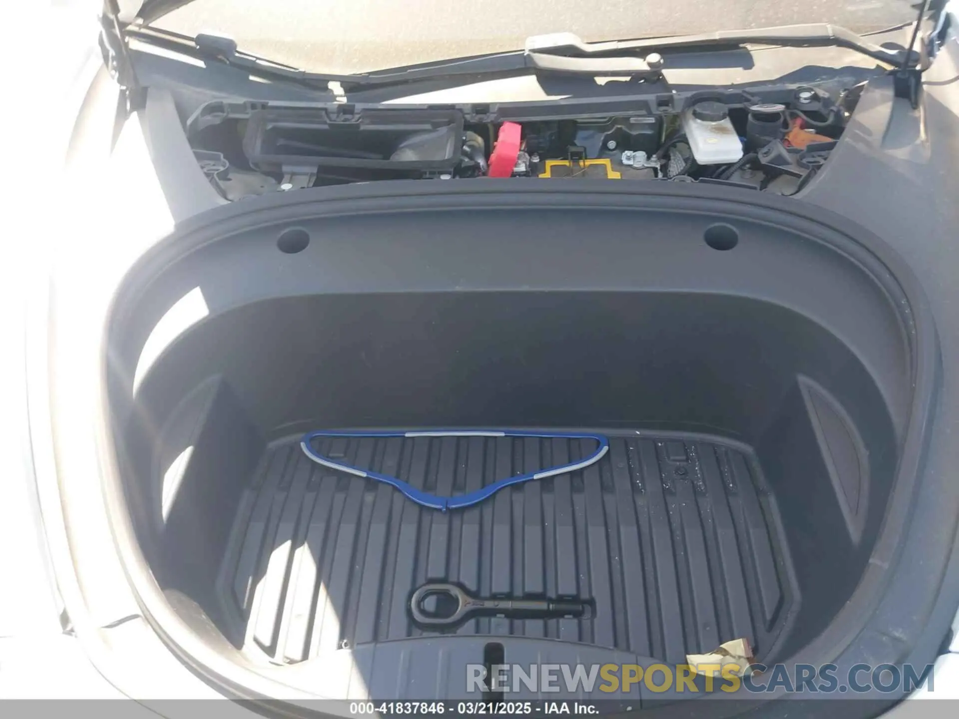 10 Photograph of a damaged car 5YJ3E1EB6MF902268 TESLA MODEL 3 2021