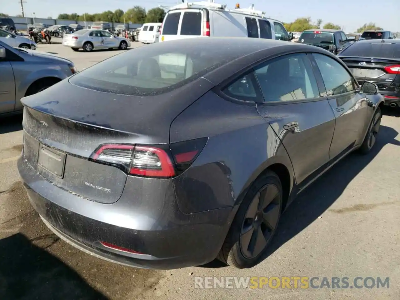 4 Photograph of a damaged car 5YJ3E1EB6MF937313 TESLA MODEL 3 2021