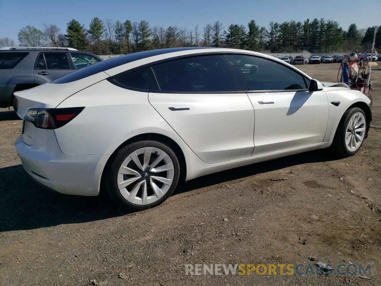 3 Photograph of a damaged car 5YJ3E1EB6MF980503 TESLA MODEL 3 2021
