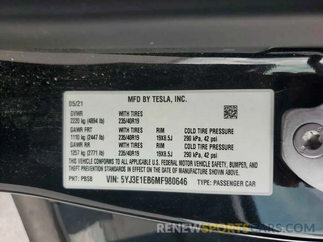 12 Photograph of a damaged car 5YJ3E1EB6MF980646 TESLA MODEL 3 2021