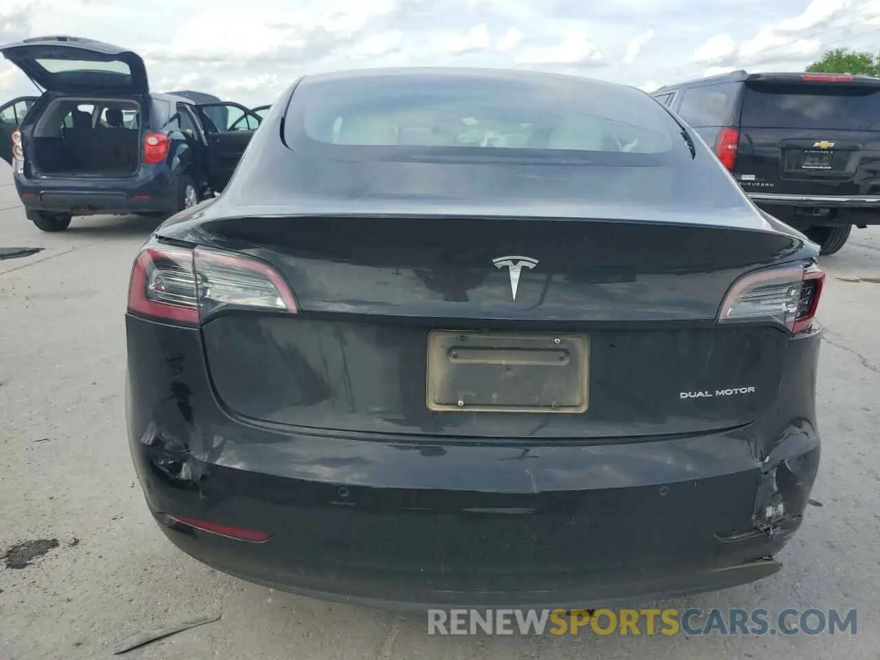 6 Photograph of a damaged car 5YJ3E1EB6MF980646 TESLA MODEL 3 2021