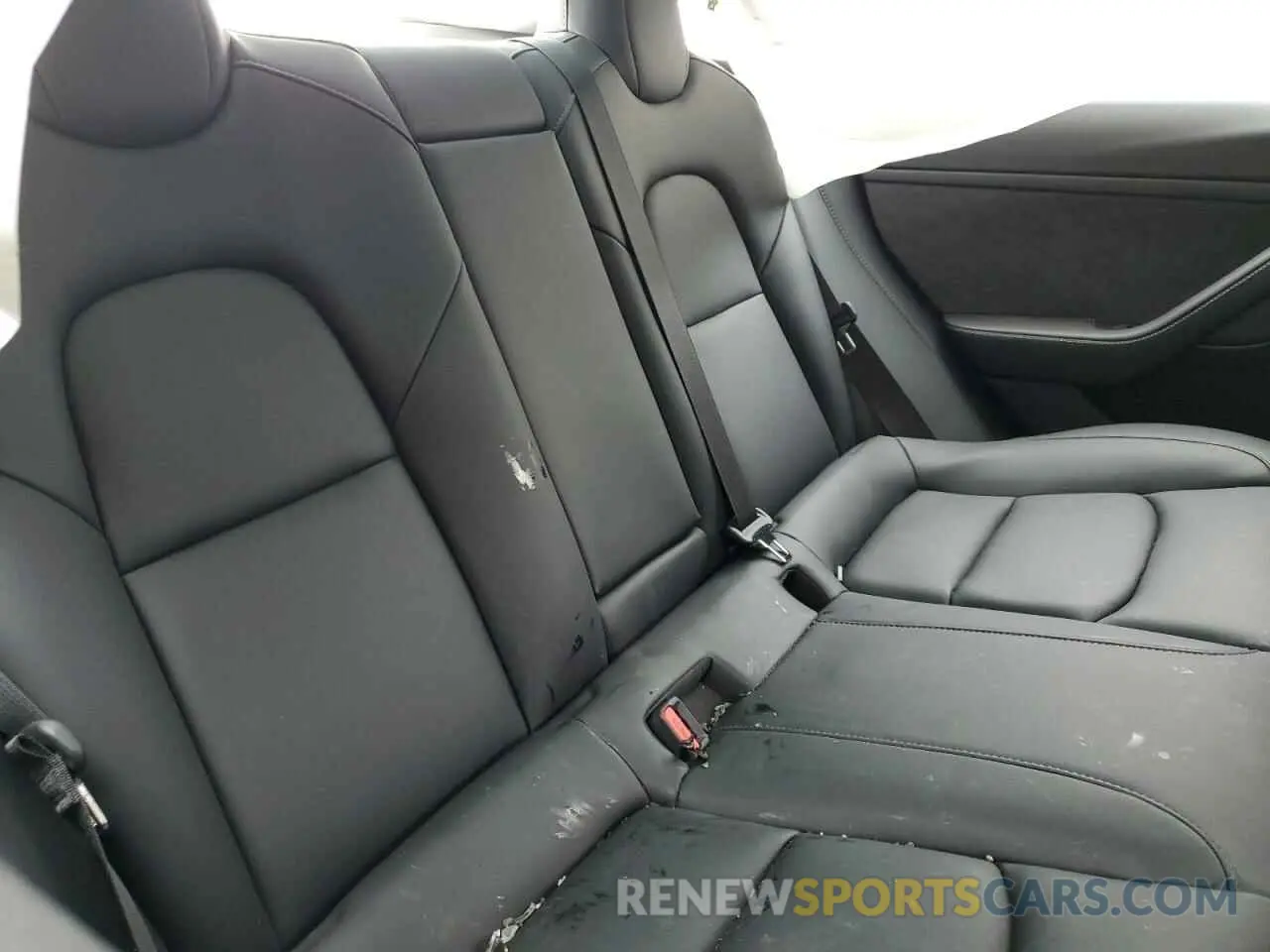 10 Photograph of a damaged car 5YJ3E1EB7MF031459 TESLA MODEL 3 2021