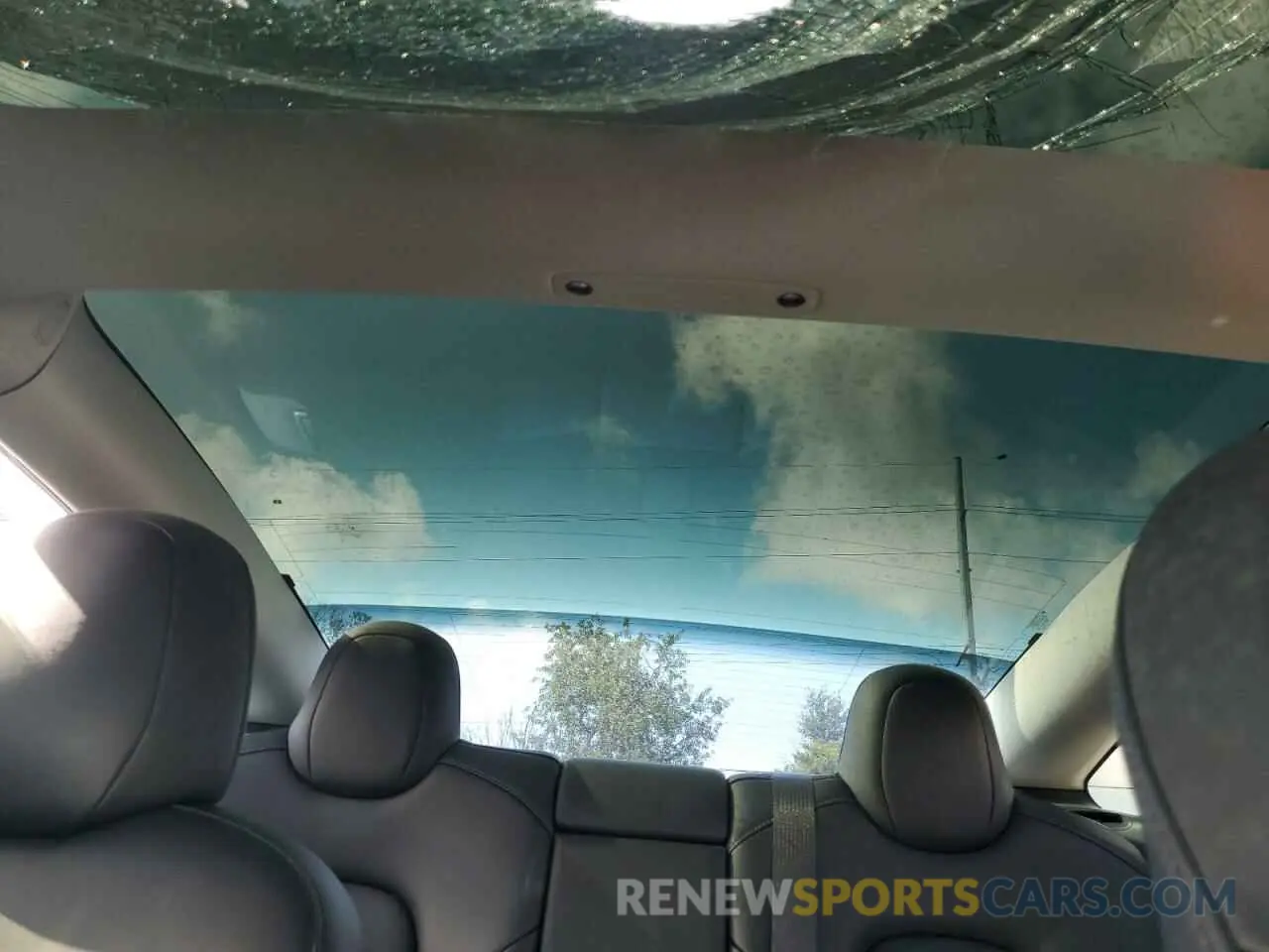 10 Photograph of a damaged car 5YJ3E1EB7MF049668 TESLA MODEL 3 2021