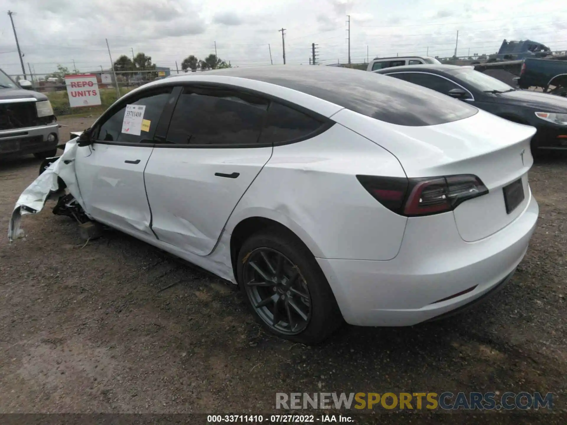 3 Photograph of a damaged car 5YJ3E1EB7MF051551 TESLA MODEL 3 2021