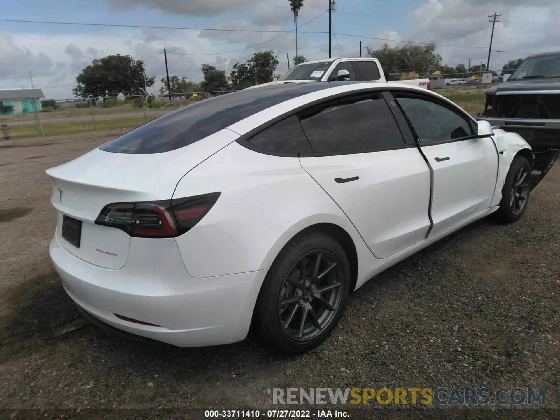 4 Photograph of a damaged car 5YJ3E1EB7MF051551 TESLA MODEL 3 2021