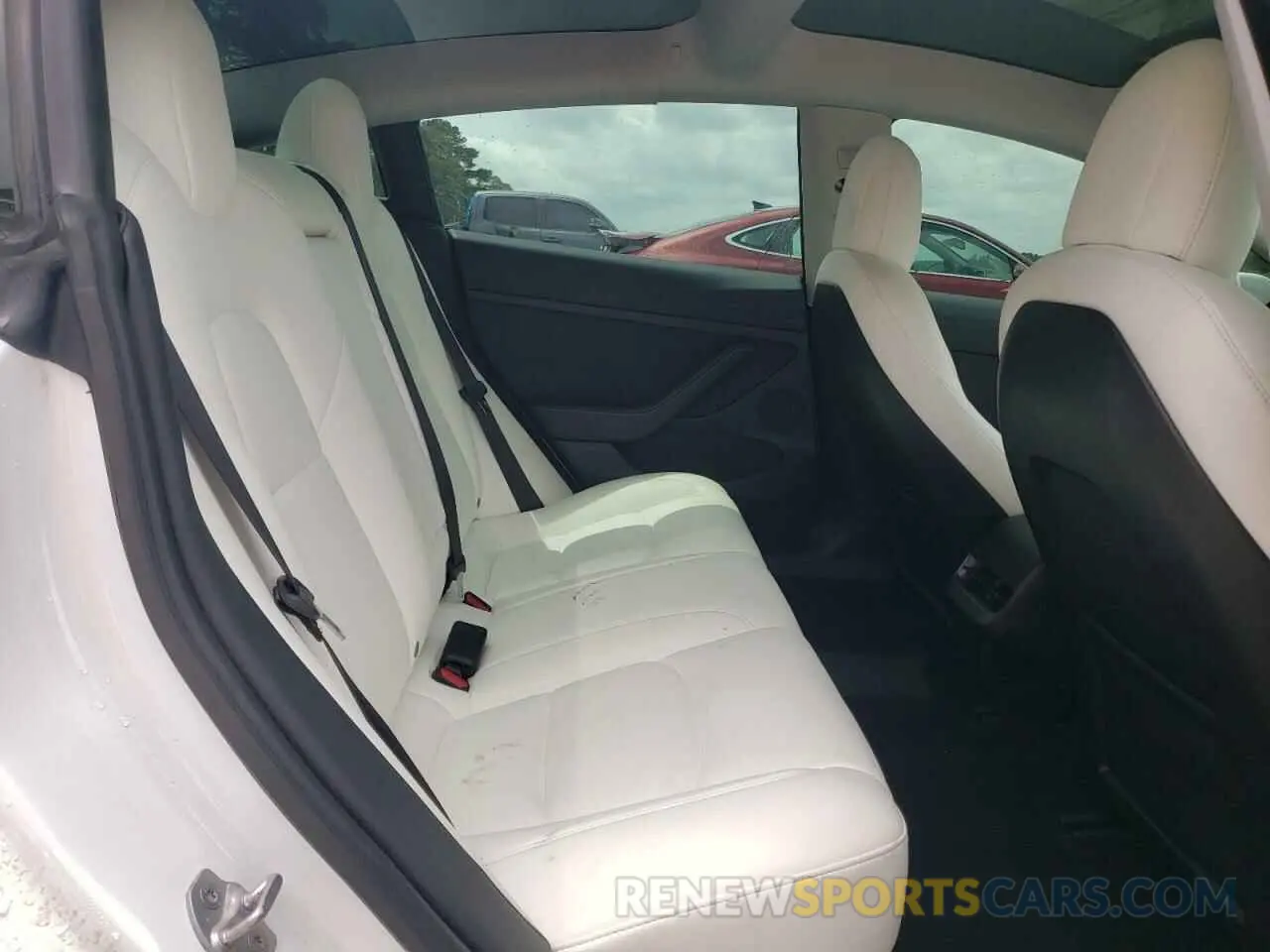 10 Photograph of a damaged car 5YJ3E1EB7MF055714 TESLA MODEL 3 2021