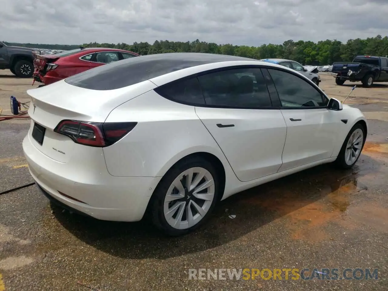 3 Photograph of a damaged car 5YJ3E1EB7MF055714 TESLA MODEL 3 2021