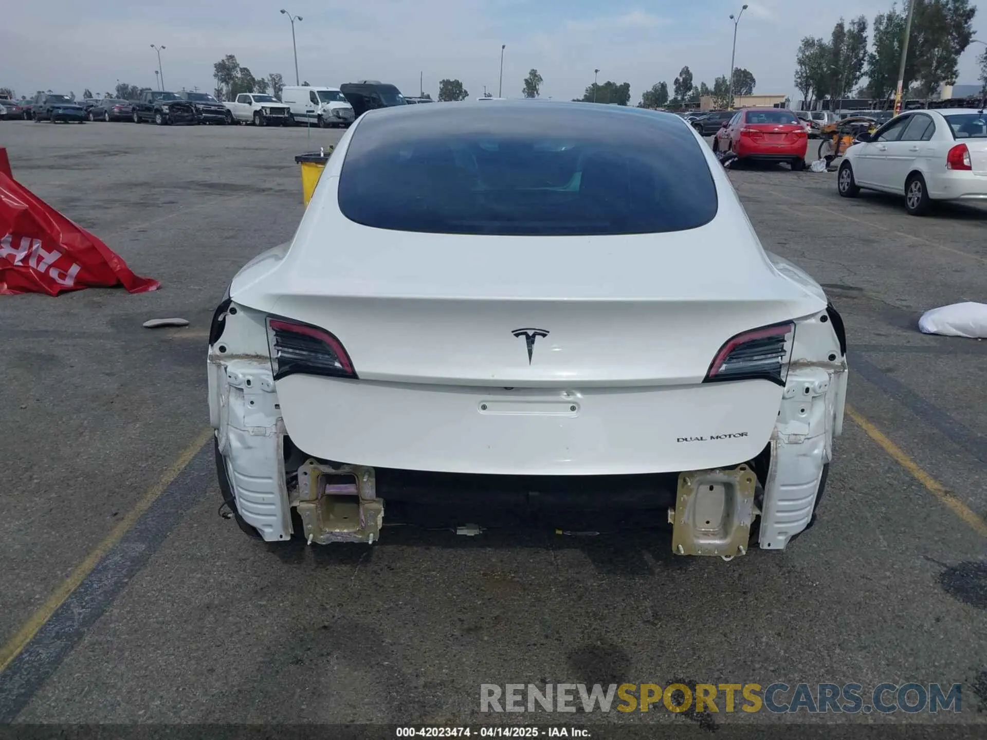 17 Photograph of a damaged car 5YJ3E1EB7MF089524 TESLA MODEL 3 2021