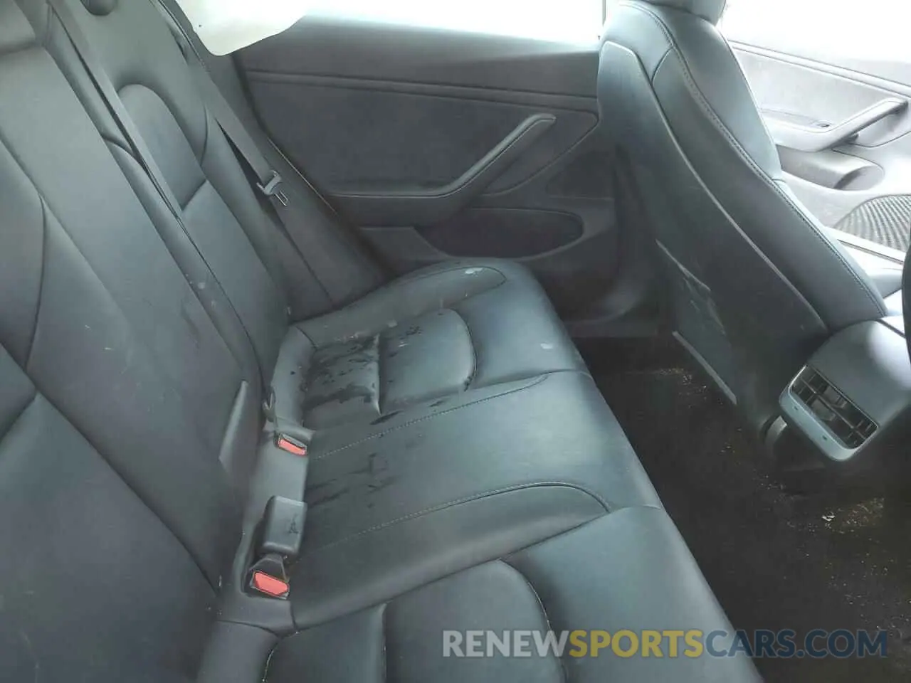 10 Photograph of a damaged car 5YJ3E1EB7MF874304 TESLA MODEL 3 2021