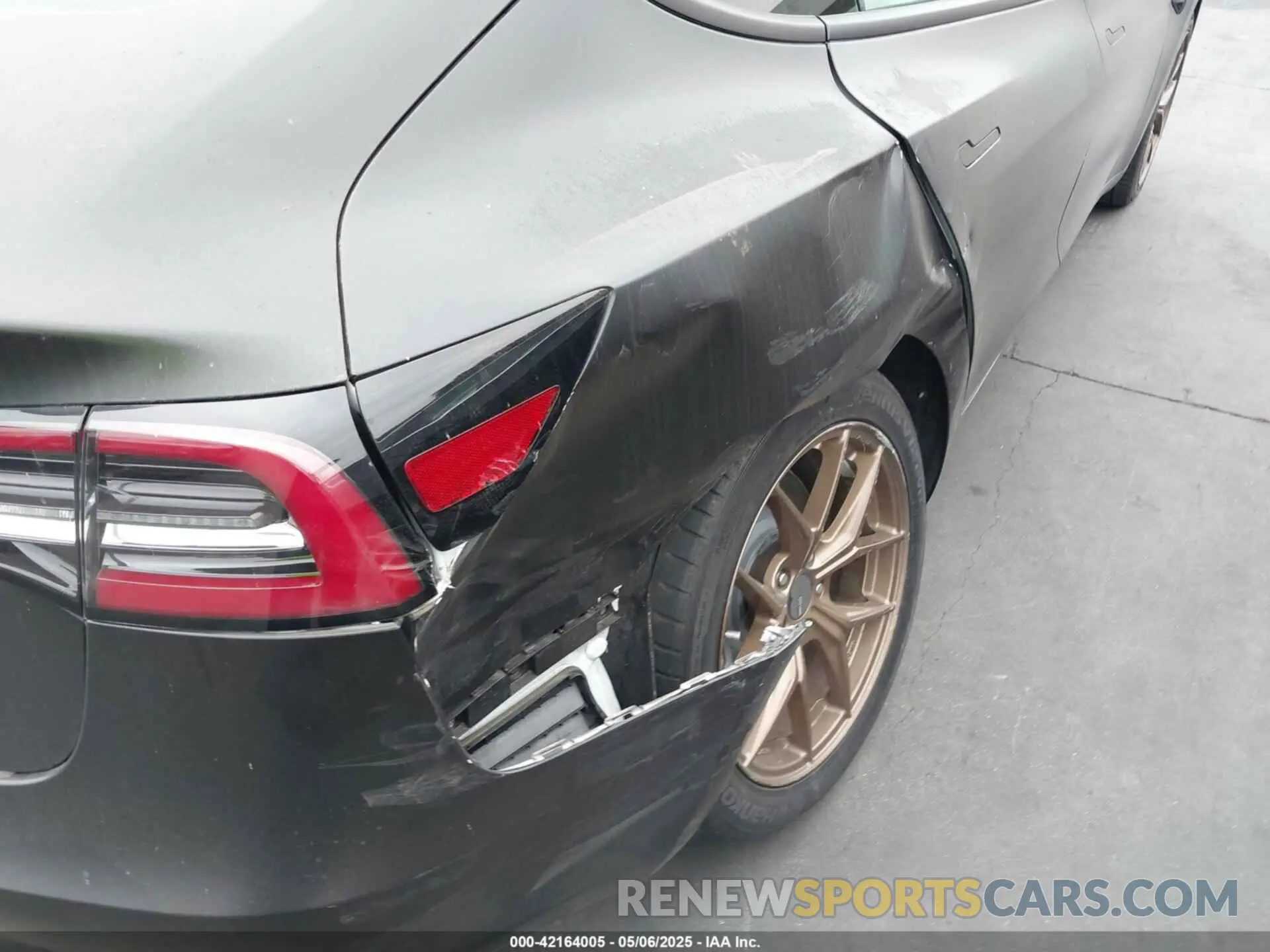 23 Photograph of a damaged car 5YJ3E1EB7MF879745 TESLA MODEL 3 2021