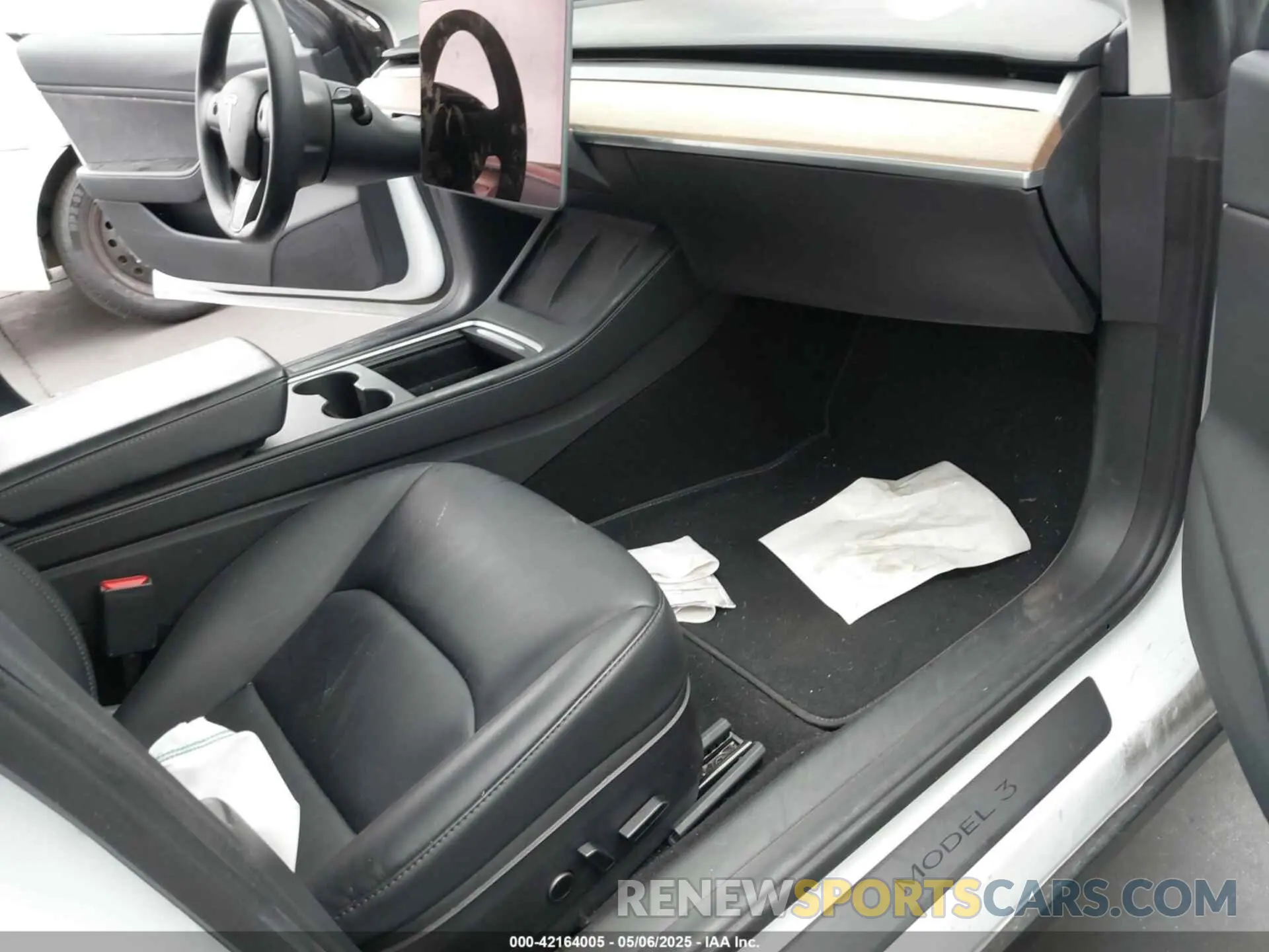 5 Photograph of a damaged car 5YJ3E1EB7MF879745 TESLA MODEL 3 2021