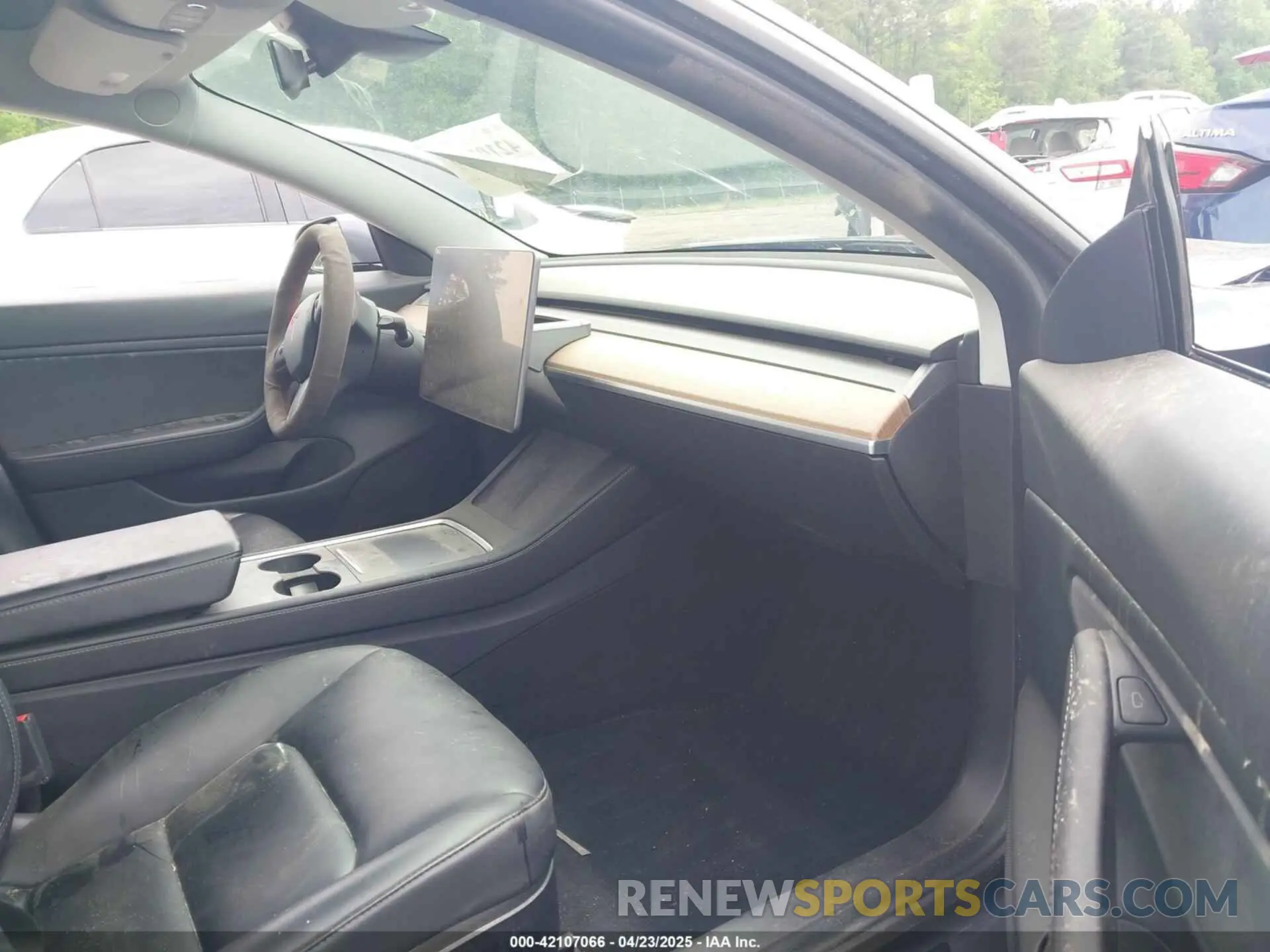 5 Photograph of a damaged car 5YJ3E1EB7MF923632 TESLA MODEL 3 2021