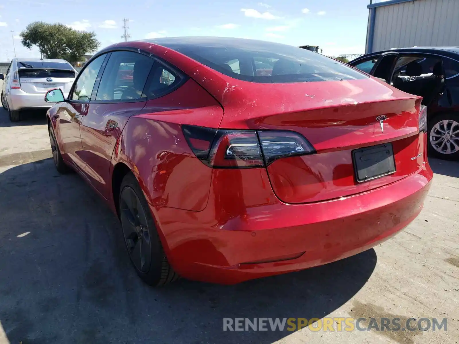 3 Photograph of a damaged car 5YJ3E1EB7MF924392 TESLA MODEL 3 2021