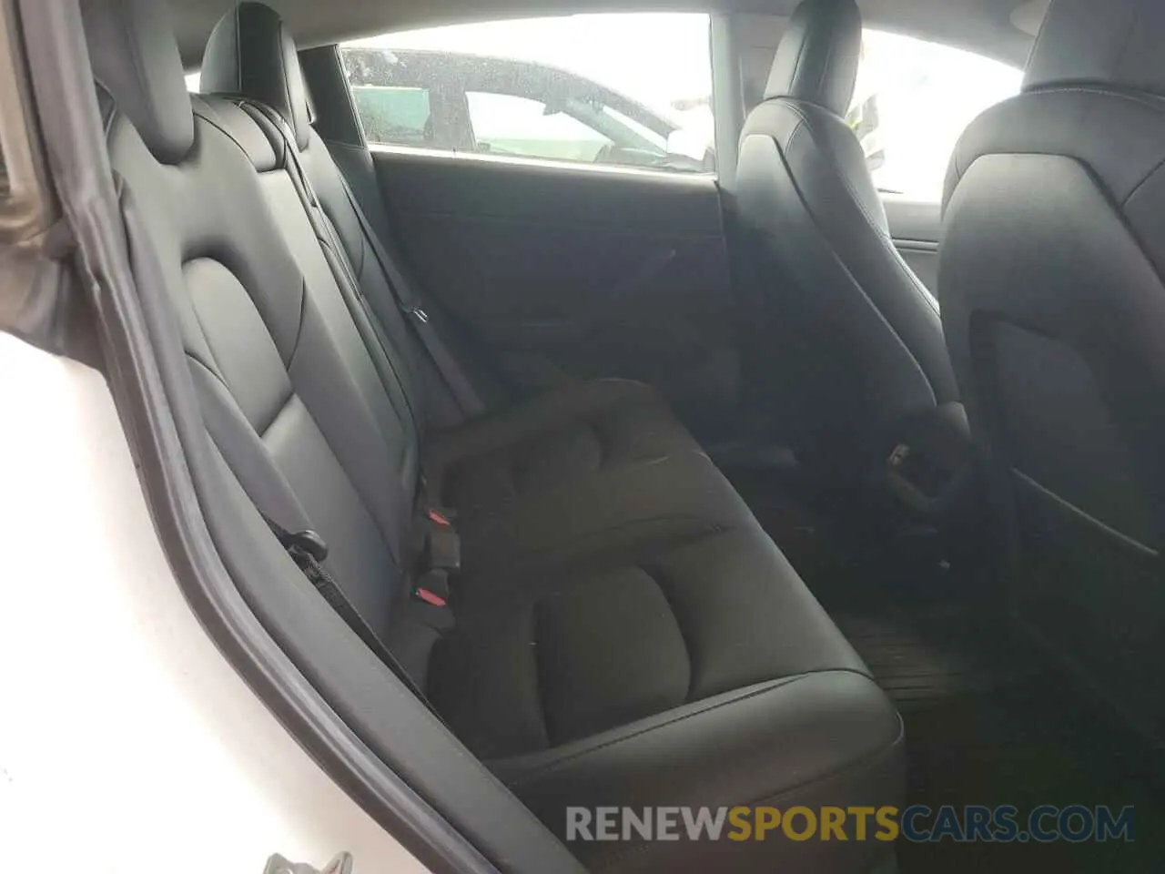10 Photograph of a damaged car 5YJ3E1EB7MF936820 TESLA MODEL 3 2021
