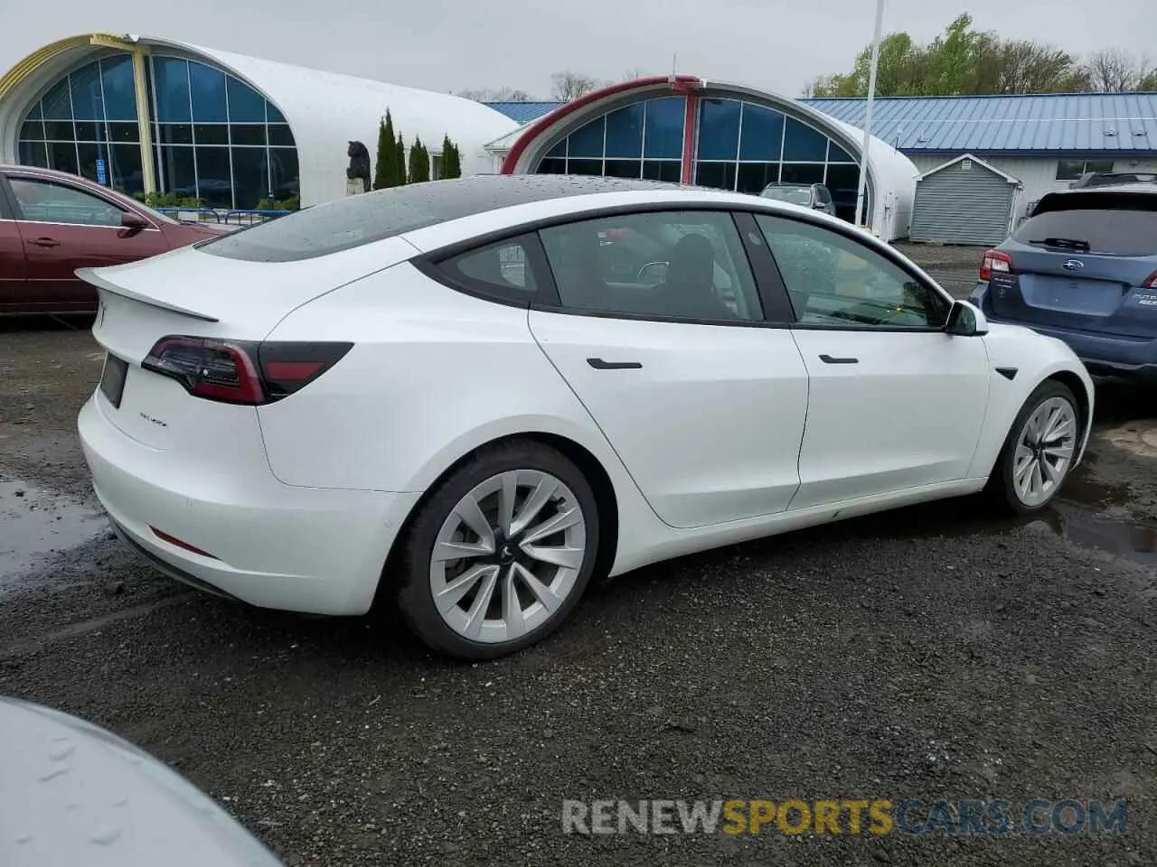 3 Photograph of a damaged car 5YJ3E1EB7MF943718 TESLA MODEL 3 2021