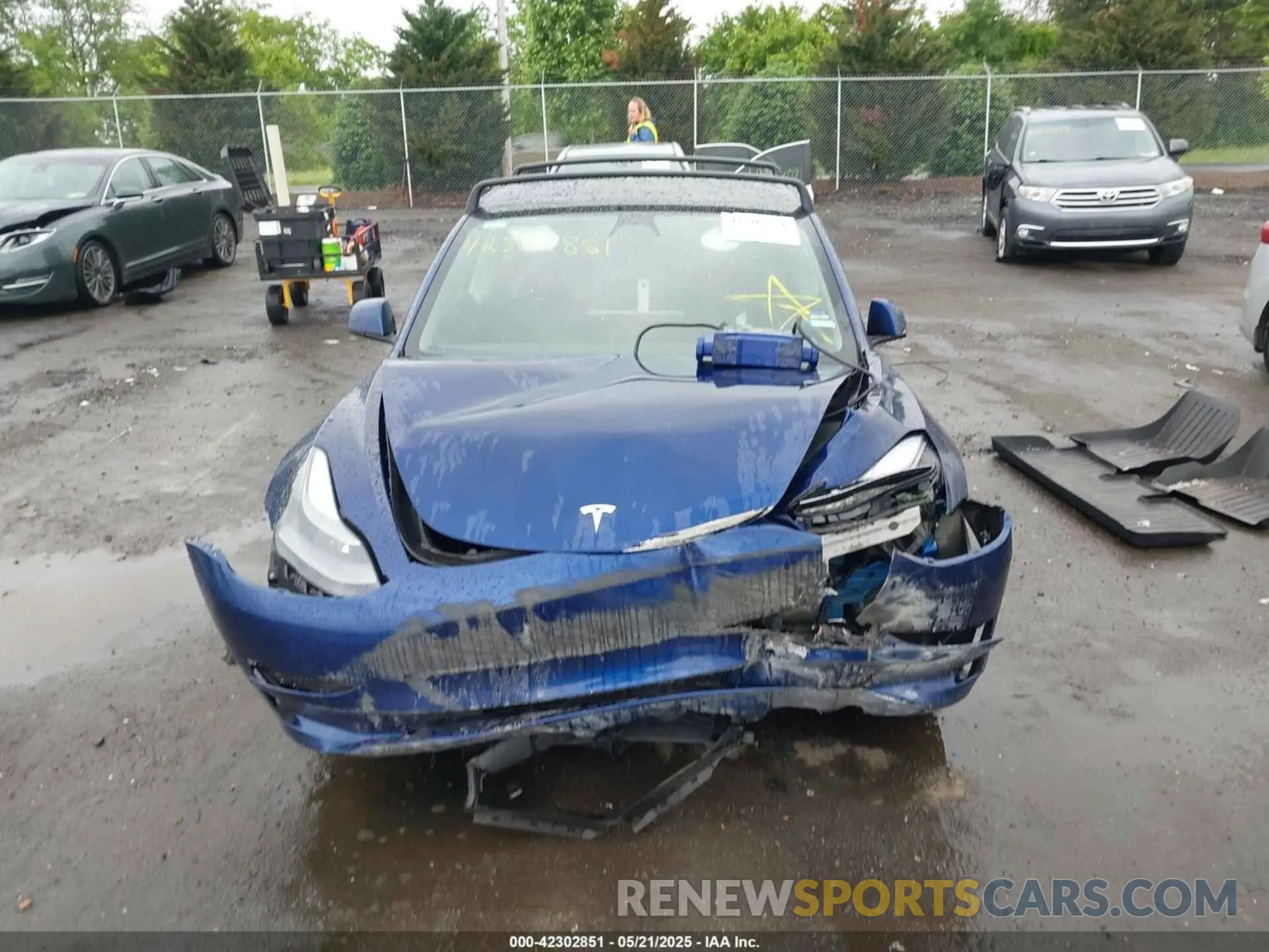 12 Photograph of a damaged car 5YJ3E1EB7MF979876 TESLA MODEL 3 2021