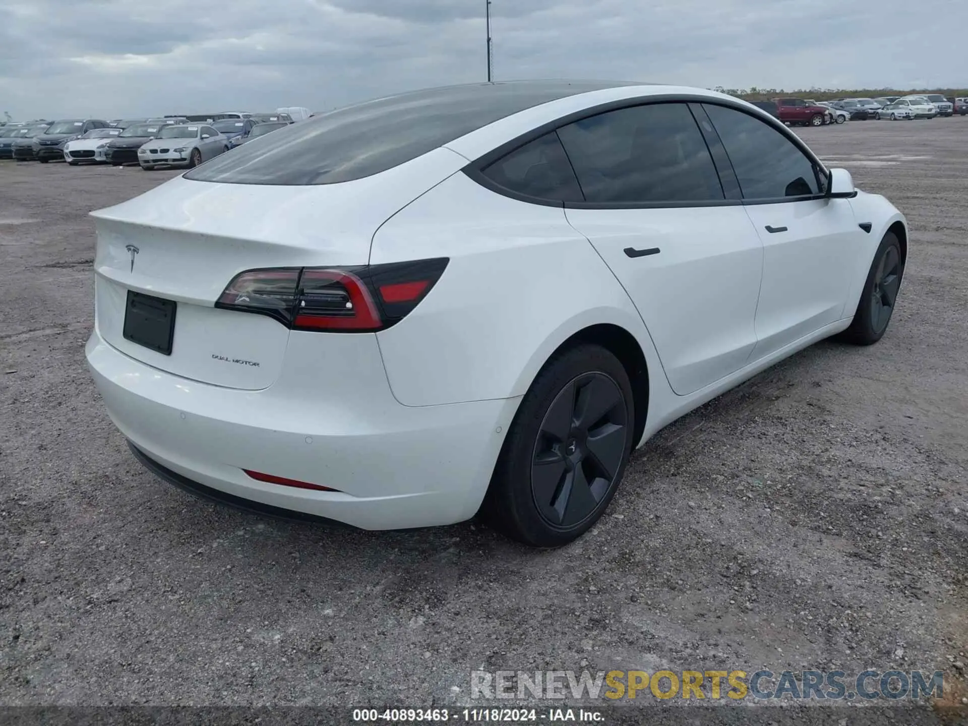 4 Photograph of a damaged car 5YJ3E1EB7MF979988 TESLA MODEL 3 2021