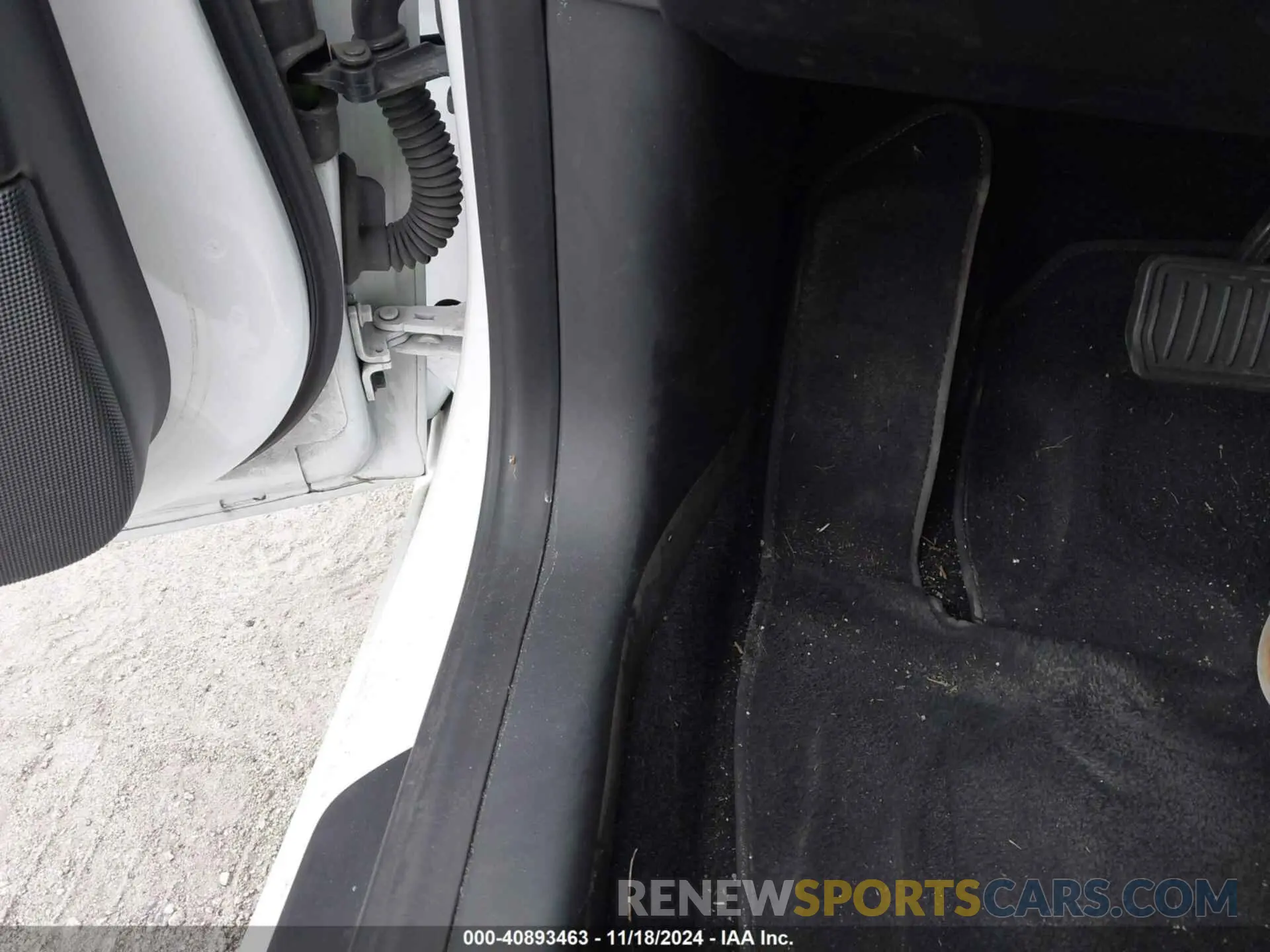 6 Photograph of a damaged car 5YJ3E1EB7MF979988 TESLA MODEL 3 2021