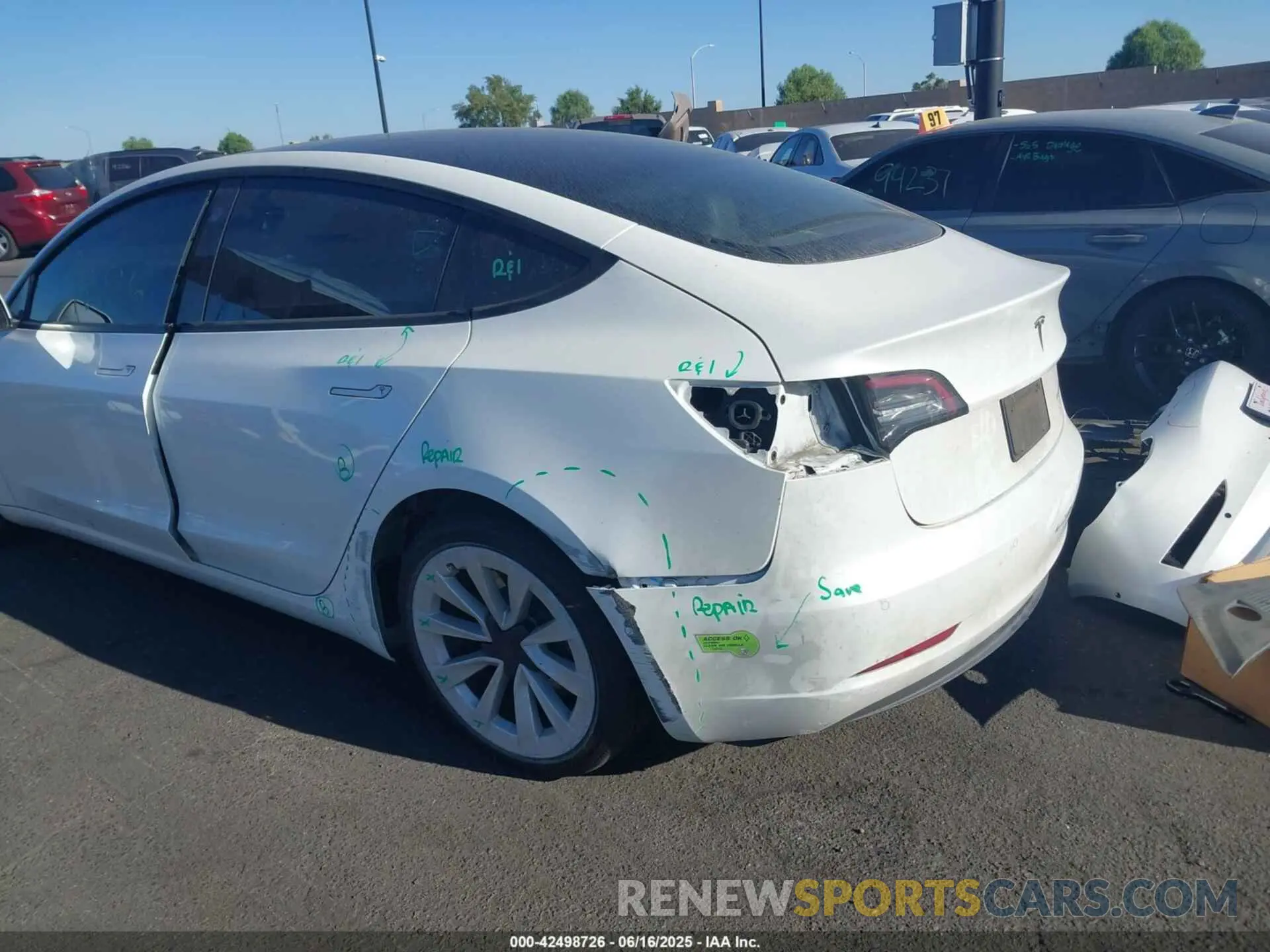 20 Photograph of a damaged car 5YJ3E1EB8MF005923 TESLA MODEL 3 2021